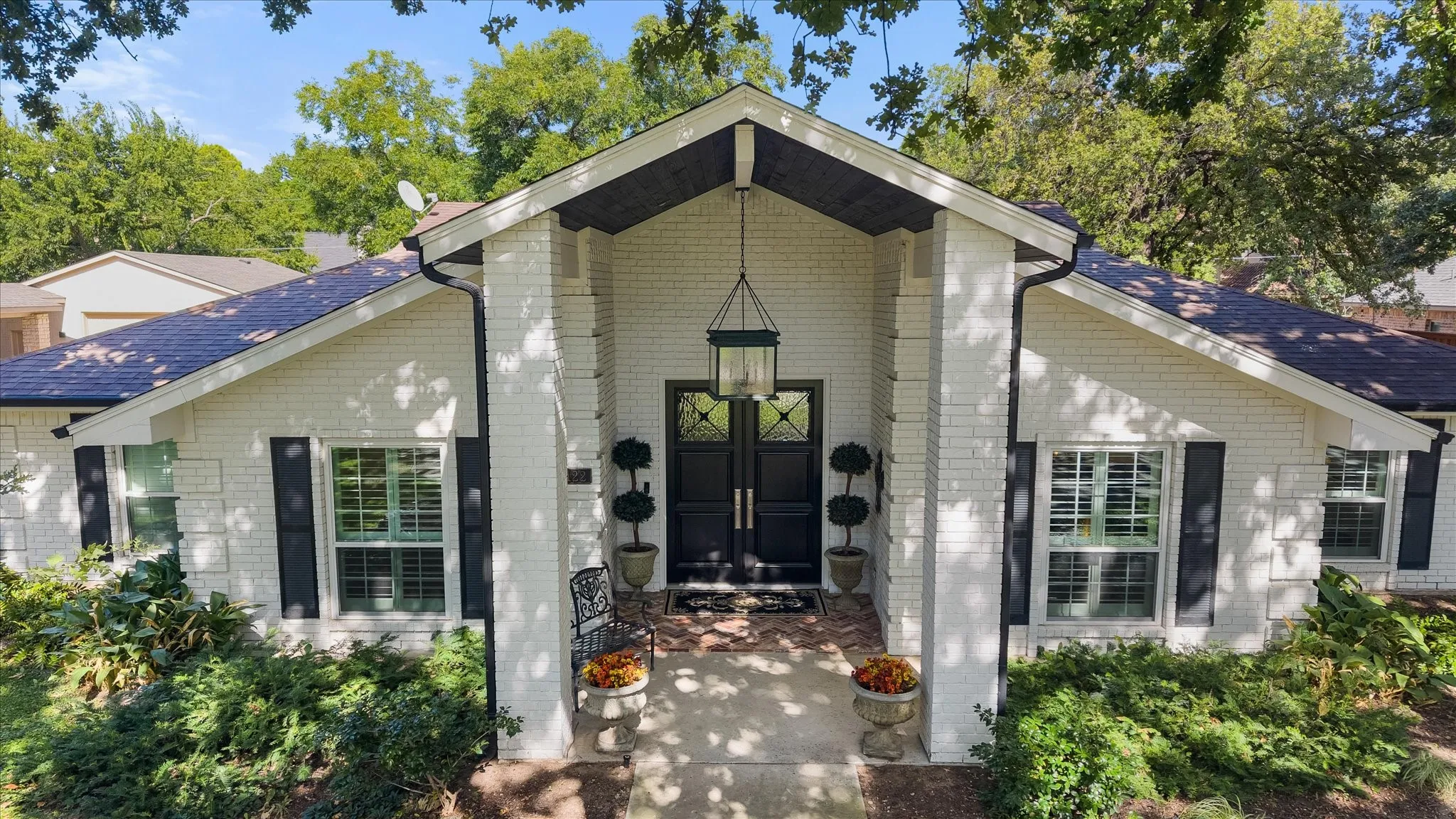 Single Family Residence For Sale in Dallas County , 122 Oak Trail, Coppell, Texas 75019, 3 Bedroom, 2 Bathroom, 3 Garage spaces, 2,897 Sqft, built in 1981, mls#21363814, Real Estate Agent in Coppell, Homes For Sale in Dallas county, Homes For Sale in Coppell, Realtor in Coppell Texas, Real Estate Brokerage Independent Realty Texas, Luminita Cordes Realtor