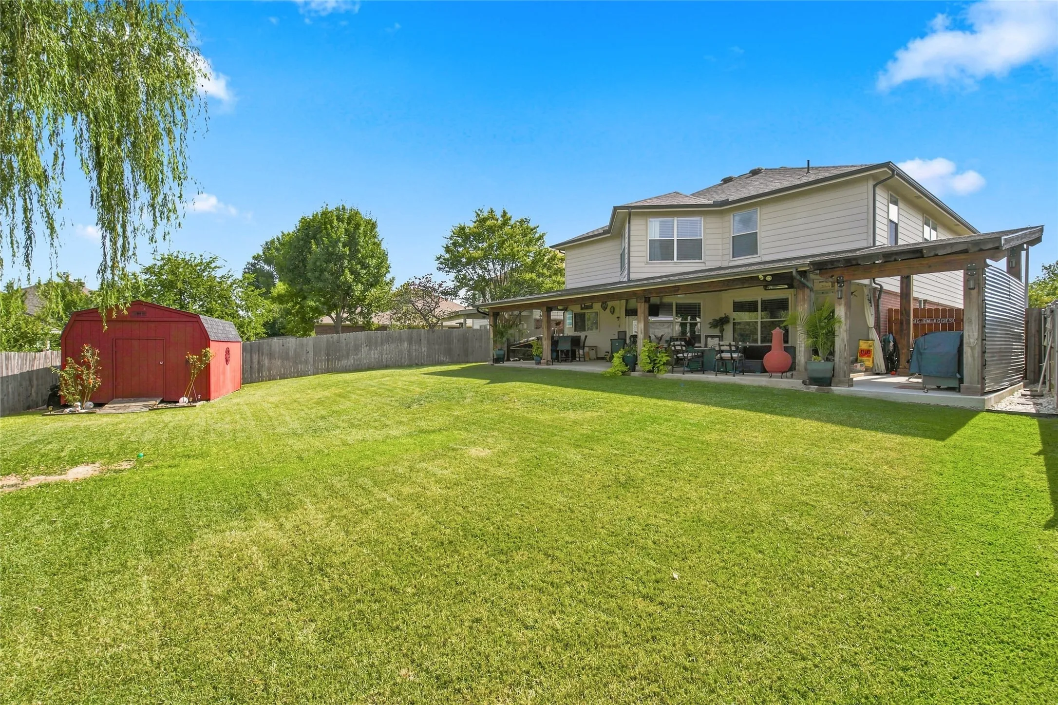 Single Family Residence For Sale in Tarrant County , 4917 Trail Hollow Drive, Fort Worth, Texas 76244, 4 Bedroom, 3 Bathroom, 2 Garage spaces, 2,601 Sqft, built in 2004, mls#21362333, Real Estate Agent in Fort Worth, Homes For Sale in Tarrant county, Homes For Sale in Fort Worth, Realtor in Fort Worth Texas, Real Estate Brokerage Independent Realty Texas, Luminita Cordes Realtor