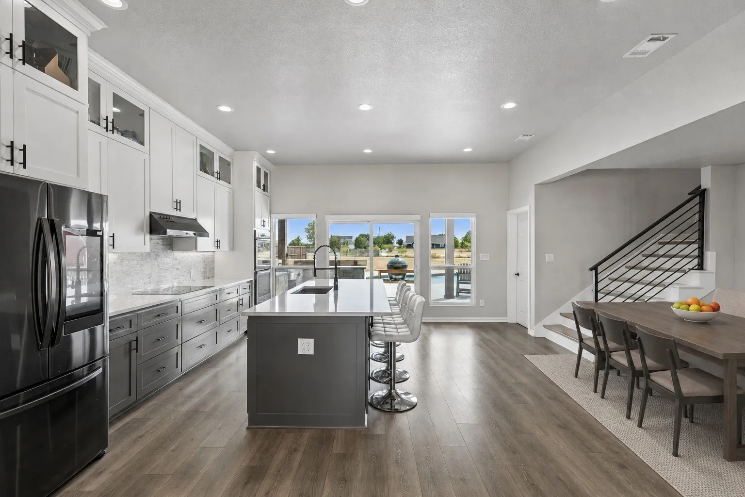 Kitchen/Dining (Dining area - Virtually Staged)