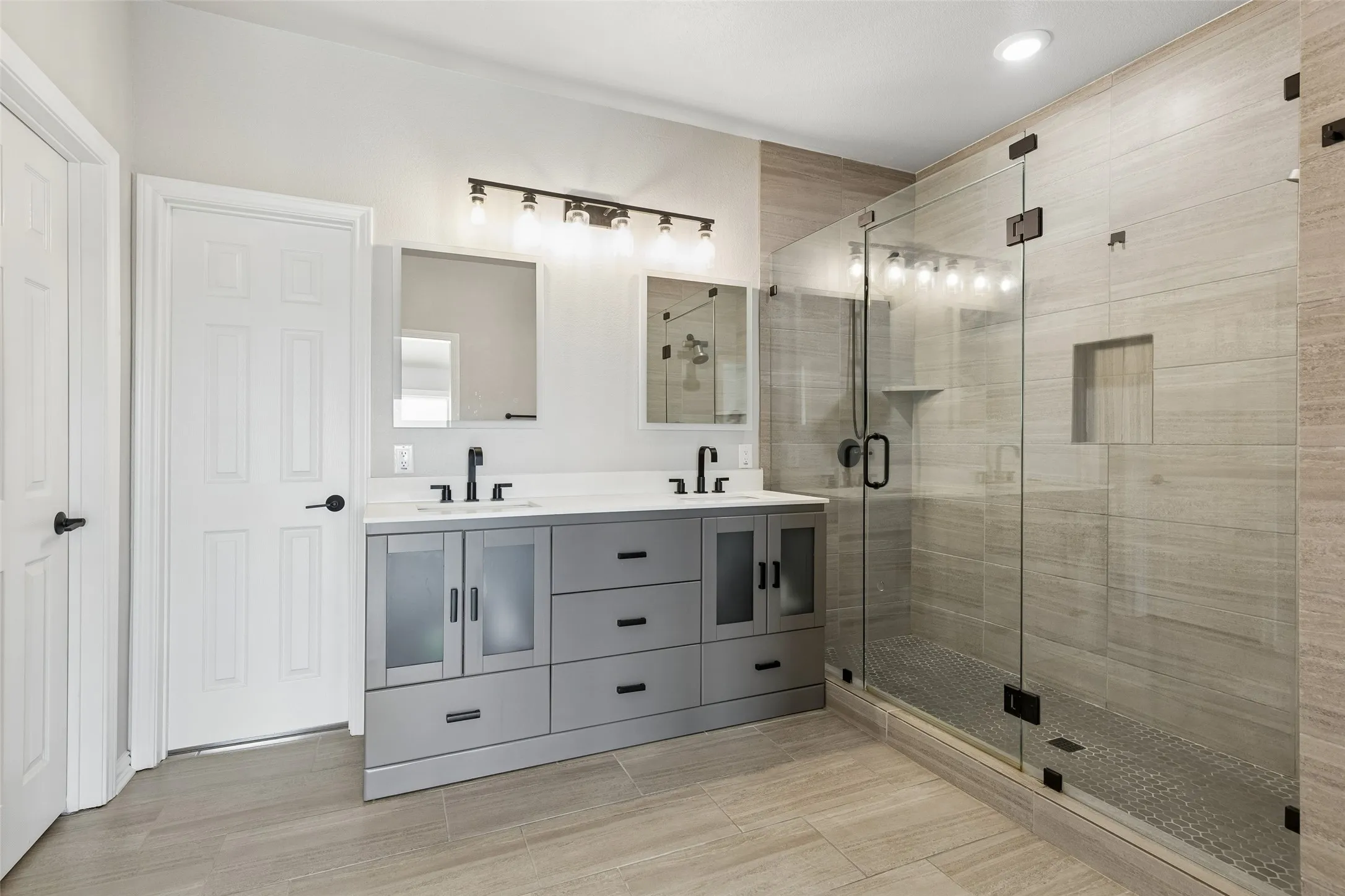 Primary Ensuite Bath