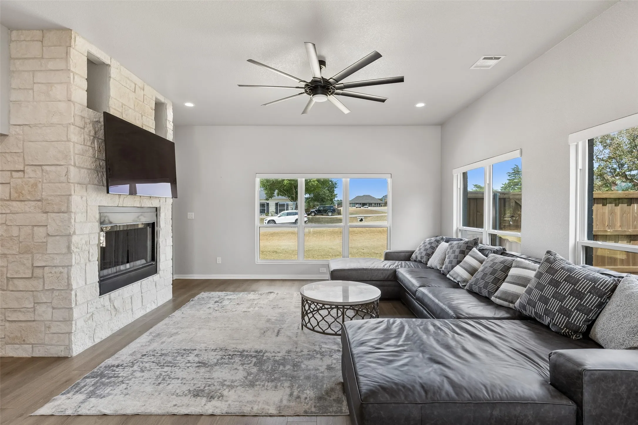 Single Family Residence For Sale in Collin County , 1122 Redbud Street, Celina, Texas 75009, 4 Bedroom, 4 Bathroom, 2 Garage spaces, 3,331 Sqft, built in 1995, mls#21362602, Real Estate Agent in Celina, Homes For Sale in Collin county, Homes For Sale in Celina, Realtor in Celina Texas, Real Estate Brokerage Independent Realty Texas, Luminita Cordes Realtor