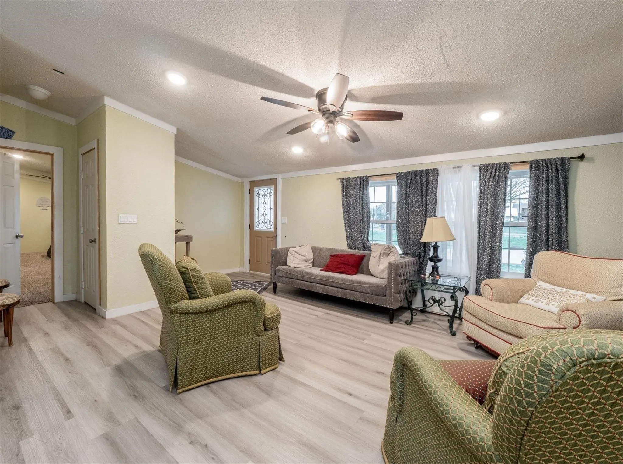 Mobile Home For Rent in Hunt County , 8591 W Ridge Drive, Quinlan, Texas 75474, 4 Bedroom, 2 Bathroom, Garage spaces, 2,105 Sqft, built in 1998, mls#21363883, Real Estate Agent in Quinlan, Homes For Rent in Hunt county, Homes For Rent in Quinlan, Realtor in Quinlan Texas, Real Estate Brokerage Independent Realty Texas, Luminita Cordes Realtor