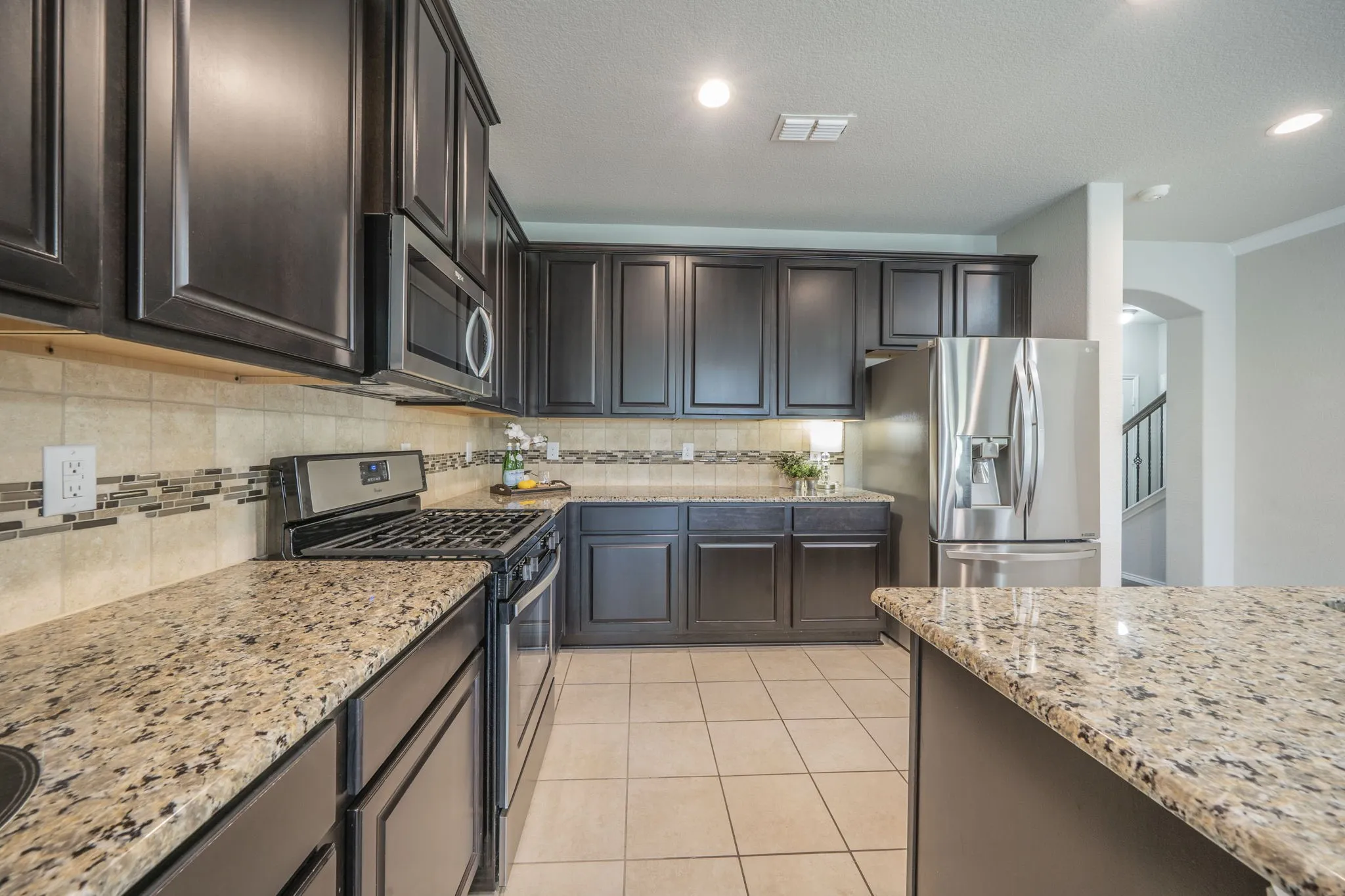 Single Family Residence For Sale in Denton County , 1621 Ranch Trail Road, Aubrey, Texas 76227, 4 Bedroom, 3 Bathroom, 2 Garage spaces, 2,625 Sqft, built in 2017, mls#21363295, Real Estate Agent in Aubrey, Homes For Sale in Denton county, Homes For Sale in Aubrey, Realtor in Aubrey Texas, Real Estate Brokerage Independent Realty Texas, Luminita Cordes Realtor