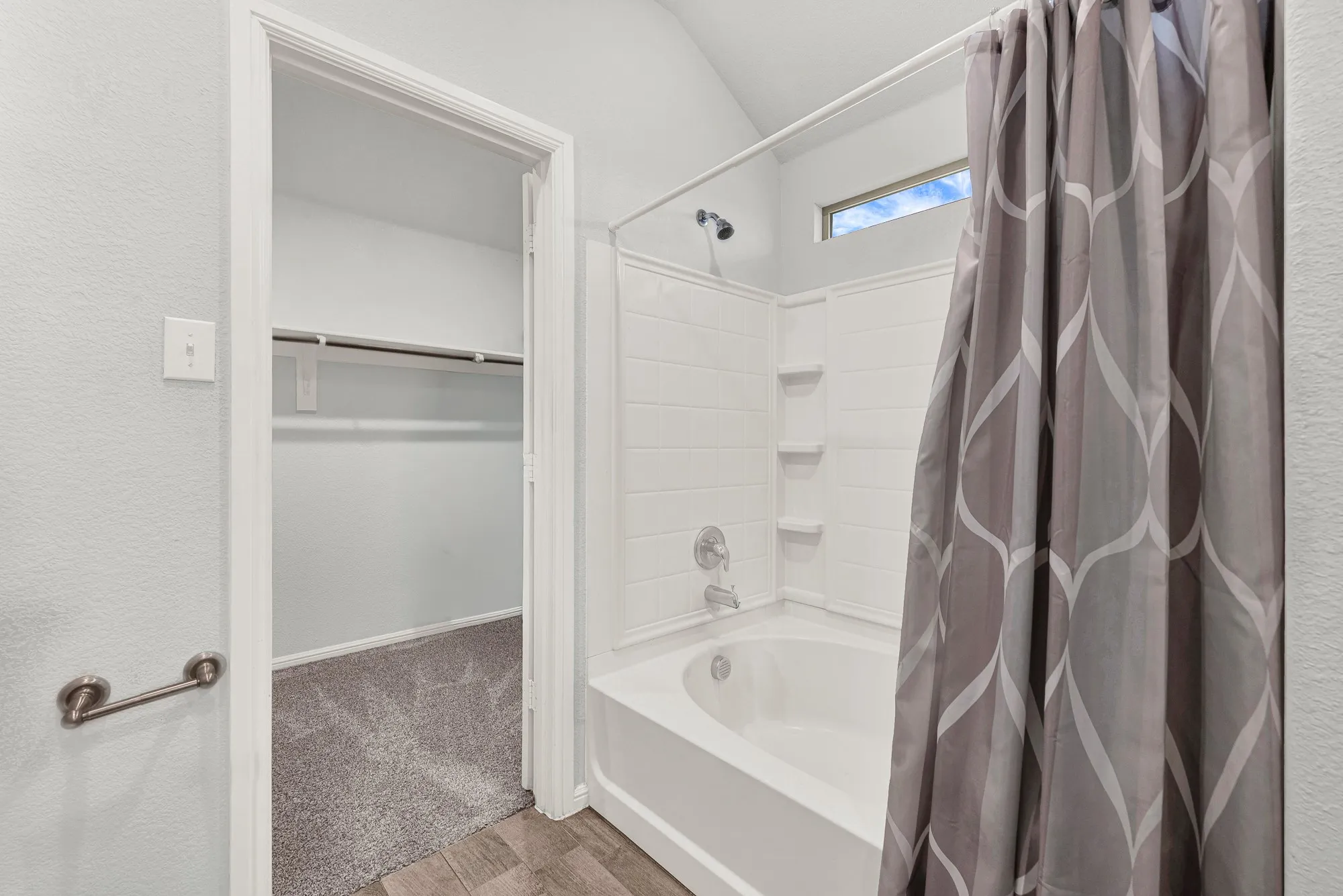 Single Family Residence For Sale in Tarrant County , 9705 Snowbell Lane, Fort Worth, Texas 76036, 3 Bedroom, 2 Bathroom, 2 Garage spaces, 1,733 Sqft, built in 2020, Price $310,000, mls#21363797, Real Estate Agent in Fort Worth, Homes For Sale in Tarrant county, Homes For Sale in Fort Worth, Realtor in Fort Worth Texas, Real Estate Brokerage Independent Realty Texas, Luminita Cordes Realtor