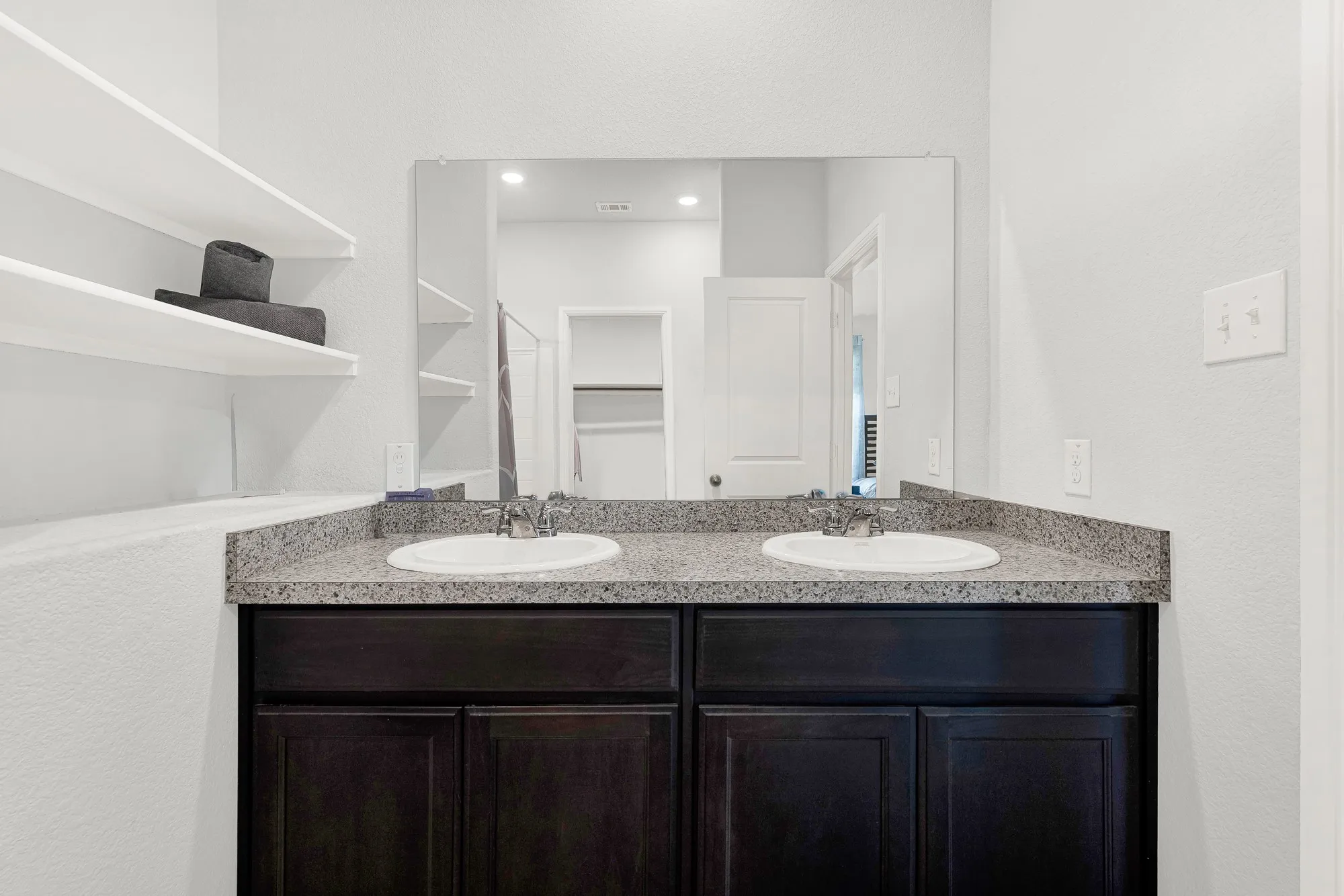 Single Family Residence For Sale in Tarrant County , 9705 Snowbell Lane, Fort Worth, Texas 76036, 3 Bedroom, 2 Bathroom, 2 Garage spaces, 1,733 Sqft, built in 2020, Price $310,000, mls#21363797, Real Estate Agent in Fort Worth, Homes For Sale in Tarrant county, Homes For Sale in Fort Worth, Realtor in Fort Worth Texas, Real Estate Brokerage Independent Realty Texas, Luminita Cordes Realtor