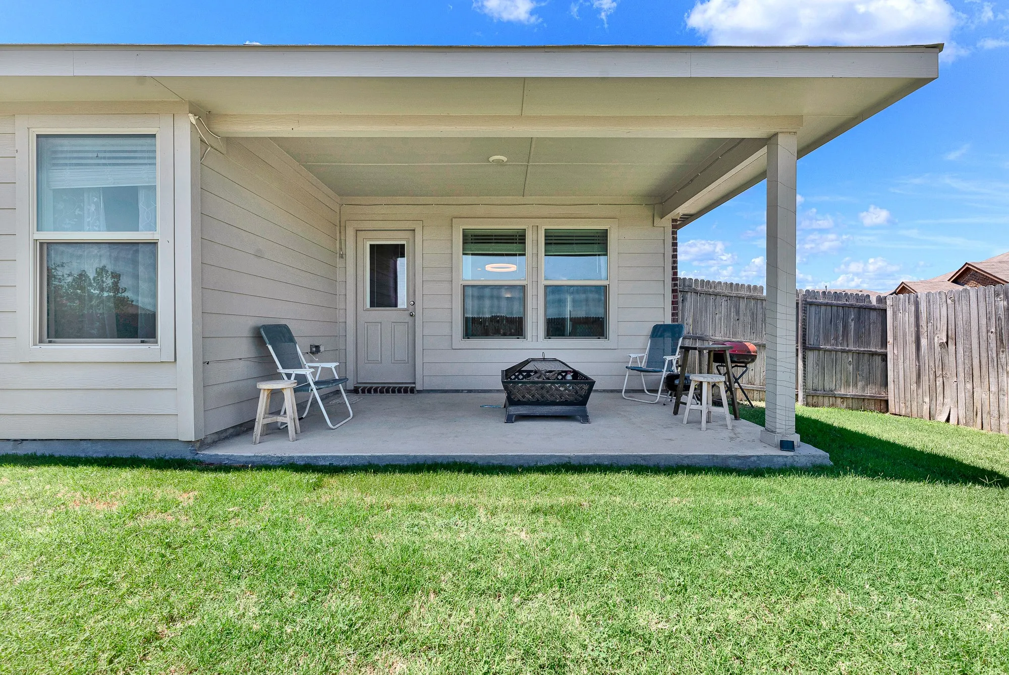 Single Family Residence For Sale in Tarrant County , 9705 Snowbell Lane, Fort Worth, Texas 76036, 3 Bedroom, 2 Bathroom, 2 Garage spaces, 1,733 Sqft, built in 2020, Price $310,000, mls#21363797, Real Estate Agent in Fort Worth, Homes For Sale in Tarrant county, Homes For Sale in Fort Worth, Realtor in Fort Worth Texas, Real Estate Brokerage Independent Realty Texas, Luminita Cordes Realtor