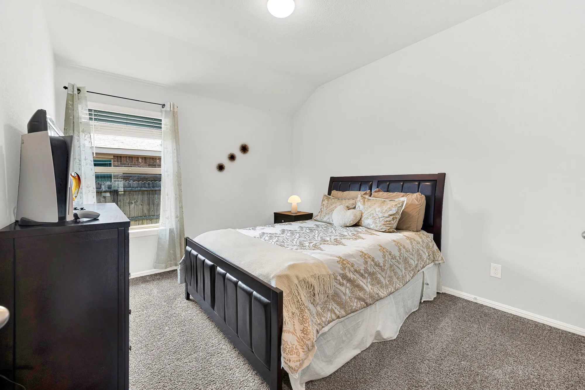 Single Family Residence For Sale in Tarrant County , 9705 Snowbell Lane, Fort Worth, Texas 76036, 3 Bedroom, 2 Bathroom, 2 Garage spaces, 1,733 Sqft, built in 2020, Price $310,000, mls#21363797, Real Estate Agent in Fort Worth, Homes For Sale in Tarrant county, Homes For Sale in Fort Worth, Realtor in Fort Worth Texas, Real Estate Brokerage Independent Realty Texas, Luminita Cordes Realtor