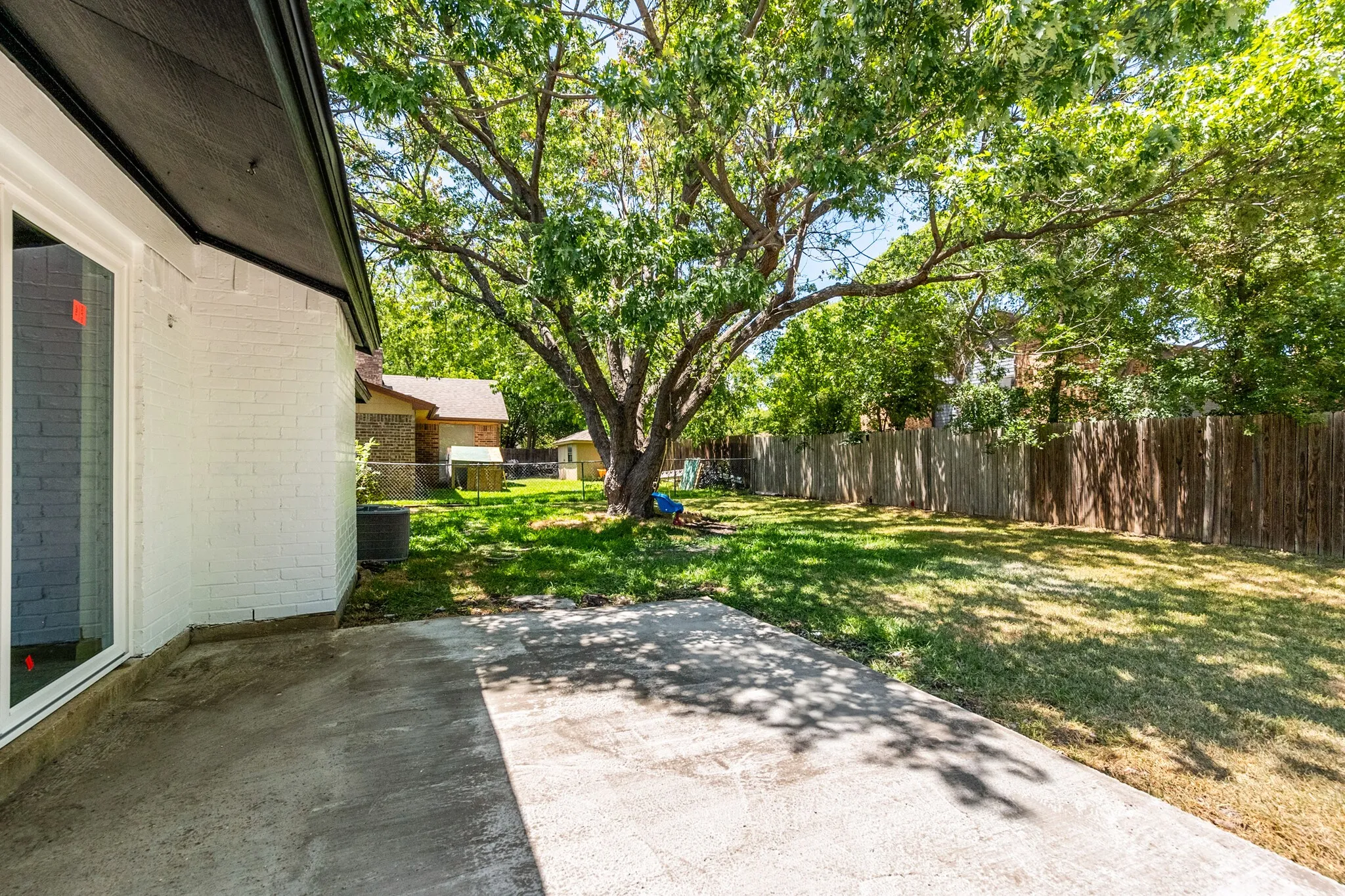 Single Family Residence For Rent in Tarrant County , 805 Salem Drive, Arlington, Texas 76014, 3 Bedroom, 2 Bathroom, 2 Garage spaces, 1,313 Sqft, built in 1978, mls#21363902, Real Estate Agent in Arlington, Homes For Rent in Tarrant county, Homes For Rent in Arlington, Realtor in Arlington Texas, Real Estate Brokerage Independent Realty Texas, Luminita Cordes Realtor