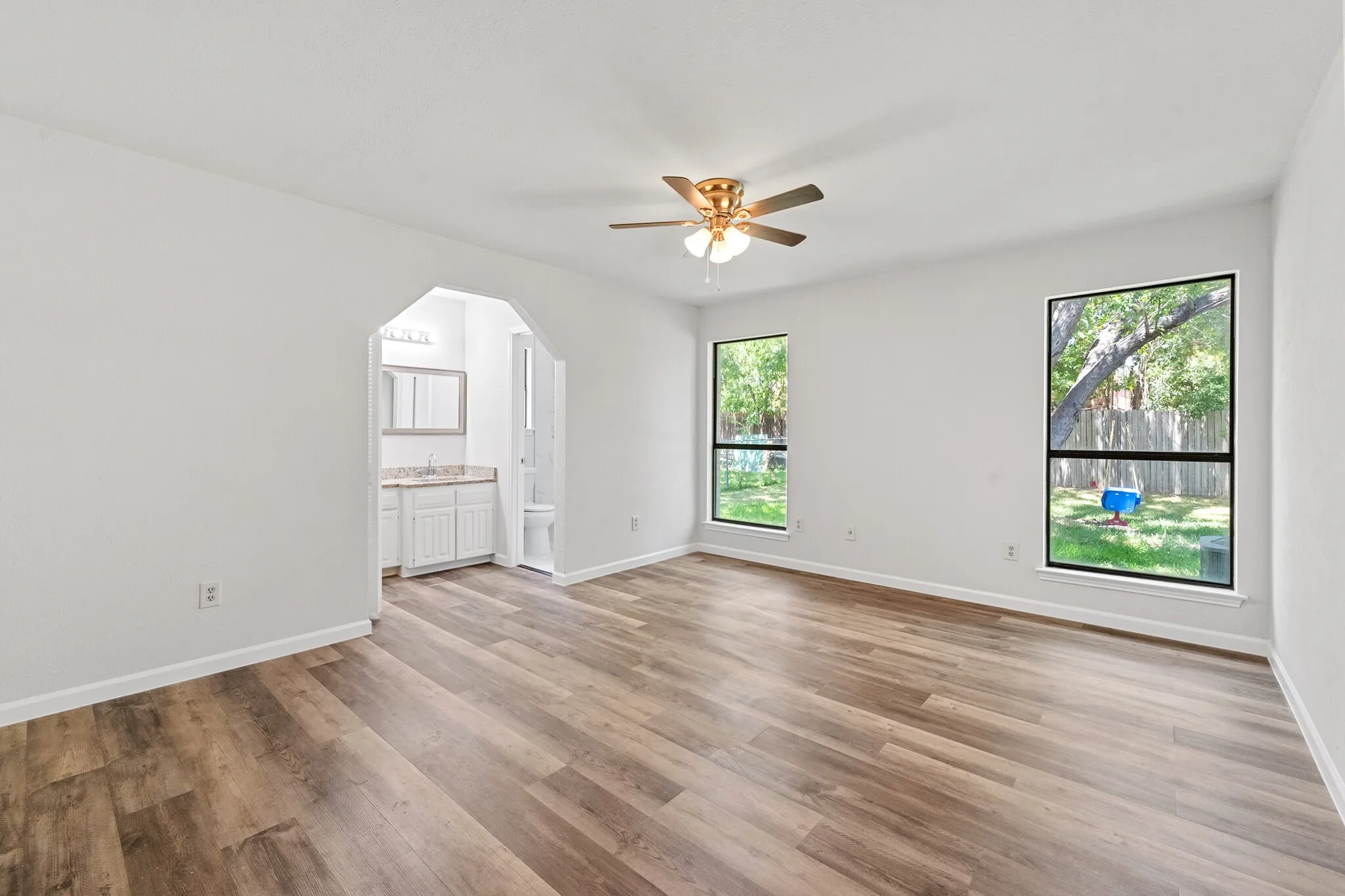 Single Family Residence For Rent in Tarrant County , 805 Salem Drive, Arlington, Texas 76014, 3 Bedroom, 2 Bathroom, 2 Garage spaces, 1,313 Sqft, built in 1978, mls#21363902, Real Estate Agent in Arlington, Homes For Rent in Tarrant county, Homes For Rent in Arlington, Realtor in Arlington Texas, Real Estate Brokerage Independent Realty Texas, Luminita Cordes Realtor