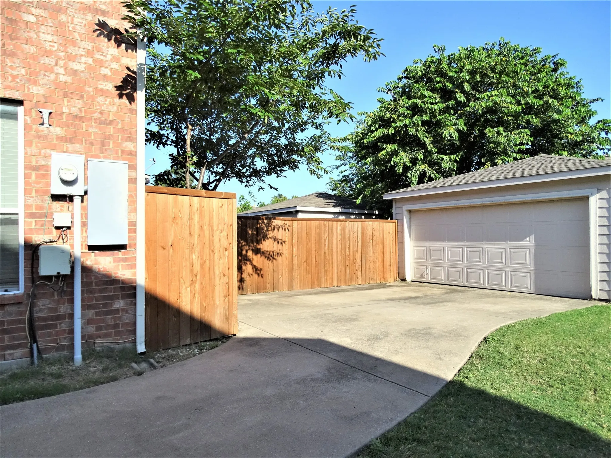 Duplex For Rent in Collin County , 2632 Boedeker Drive, Plano, Texas 75074, 2 Bedroom, 3 Bathroom, 2 Garage spaces, 1,248 Sqft, built in 2005, mls#21363903, Real Estate Agent in Plano, Homes For Rent in Collin county, Homes For Rent in Plano, Realtor in Plano Texas, Real Estate Brokerage Independent Realty Texas, Luminita Cordes Realtor