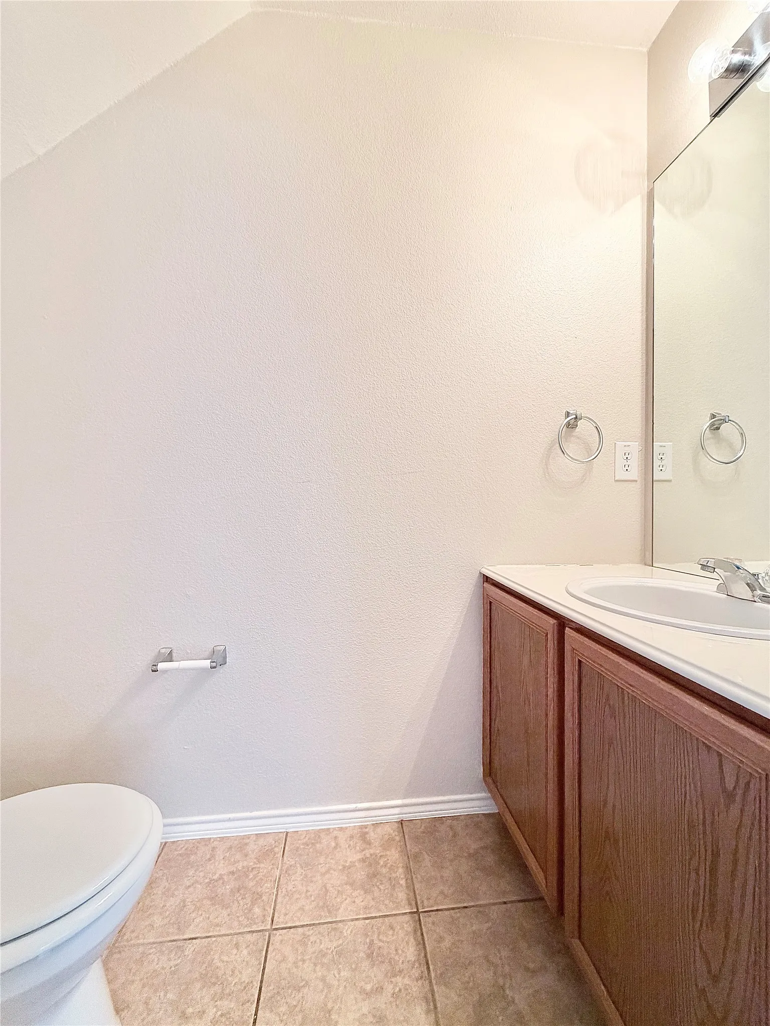Duplex For Rent in Collin County , 2632 Boedeker Drive, Plano, Texas 75074, 2 Bedroom, 3 Bathroom, 2 Garage spaces, 1,248 Sqft, built in 2005, mls#21363903, Real Estate Agent in Plano, Homes For Rent in Collin county, Homes For Rent in Plano, Realtor in Plano Texas, Real Estate Brokerage Independent Realty Texas, Luminita Cordes Realtor