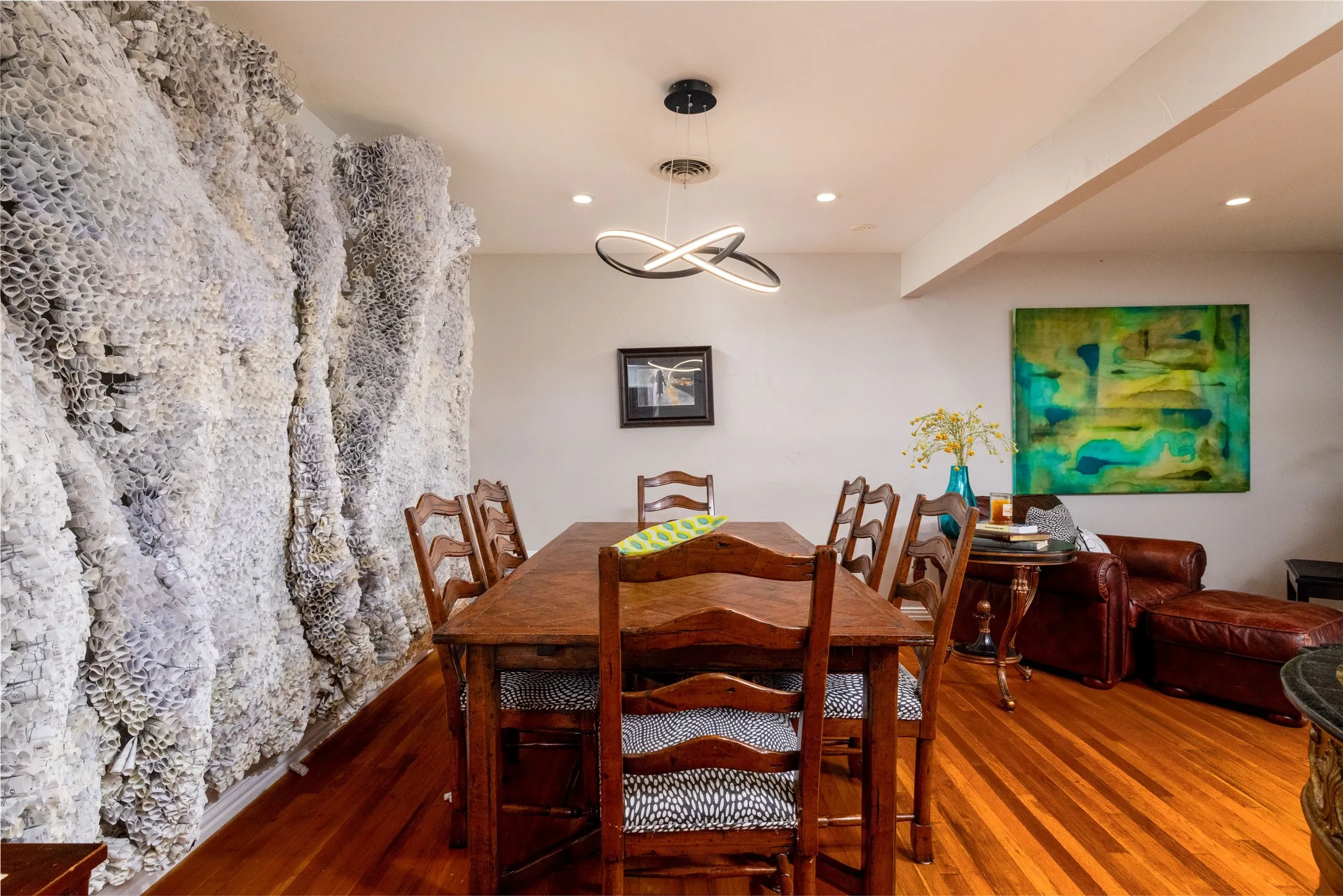 Single Family Residence For Sale in Tarrant County , 2640 Ridgecrest Drive, Southlake, Texas 76092, 3 Bedroom, 2 Bathroom, 2 Garage spaces, 2,107 Sqft, built in 1976, Price $2,195,000, mls#21362545, Real Estate Agent in Southlake, Homes For Sale in Tarrant county, Homes For Sale in Southlake, Realtor in Southlake Texas, Real Estate Brokerage Independent Realty Texas, Luminita Cordes Realtor