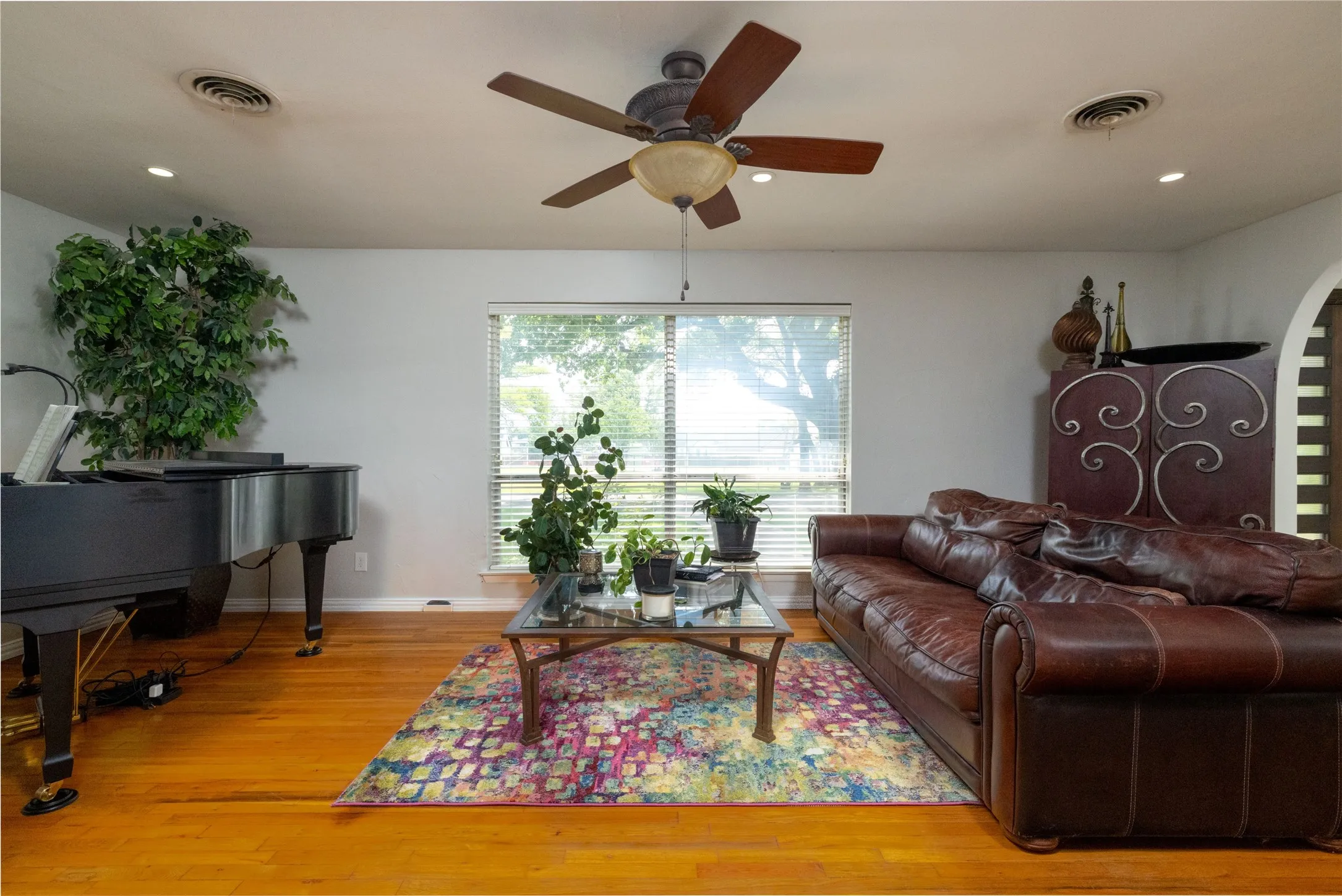 Single Family Residence For Sale in Tarrant County , 2640 Ridgecrest Drive, Southlake, Texas 76092, 3 Bedroom, 2 Bathroom, 2 Garage spaces, 2,107 Sqft, built in 1976, Price $2,195,000, mls#21362545, Real Estate Agent in Southlake, Homes For Sale in Tarrant county, Homes For Sale in Southlake, Realtor in Southlake Texas, Real Estate Brokerage Independent Realty Texas, Luminita Cordes Realtor