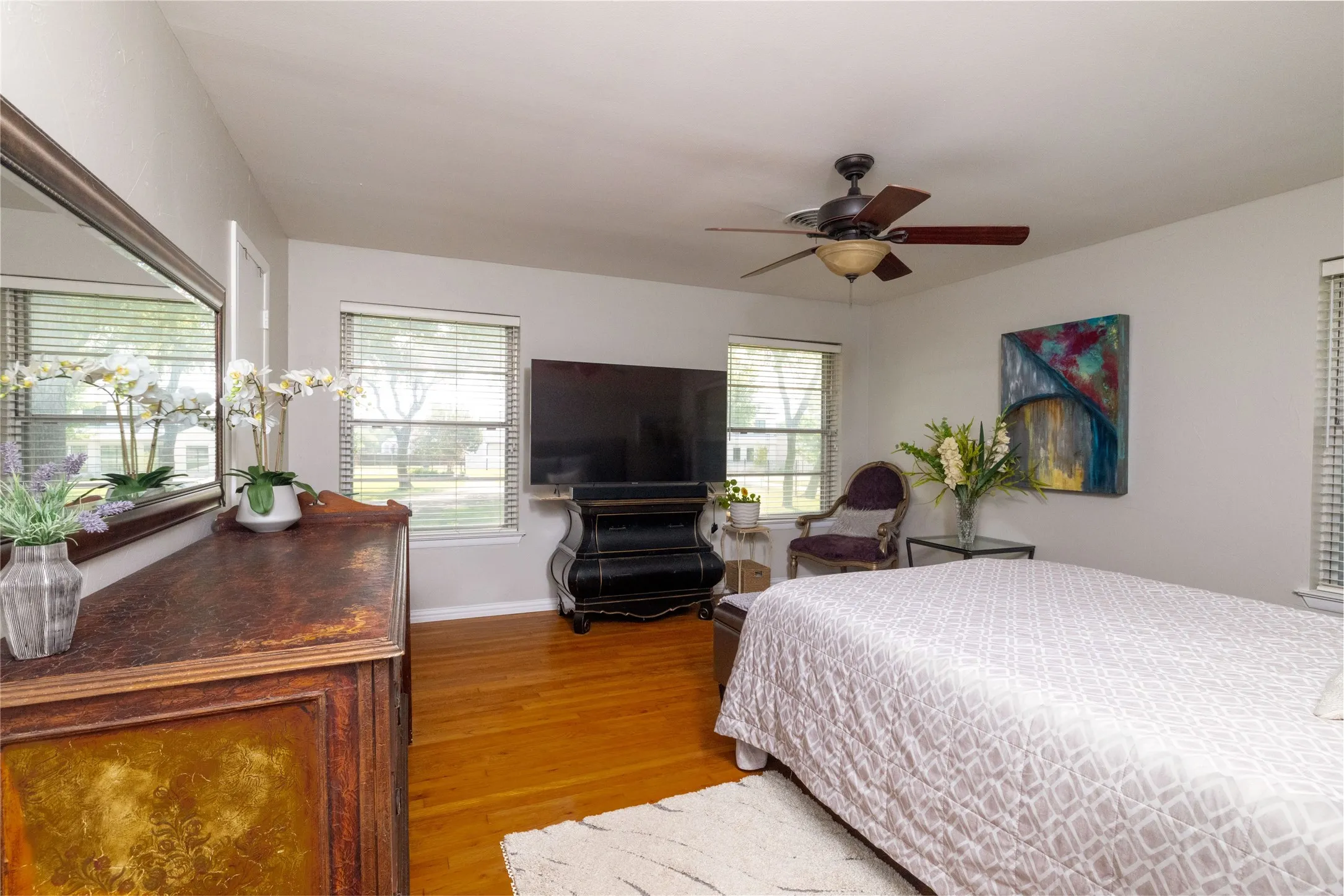 Single Family Residence For Sale in Tarrant County , 2640 Ridgecrest Drive, Southlake, Texas 76092, 3 Bedroom, 2 Bathroom, 2 Garage spaces, 2,107 Sqft, built in 1976, Price $2,195,000, mls#21362545, Real Estate Agent in Southlake, Homes For Sale in Tarrant county, Homes For Sale in Southlake, Realtor in Southlake Texas, Real Estate Brokerage Independent Realty Texas, Luminita Cordes Realtor
