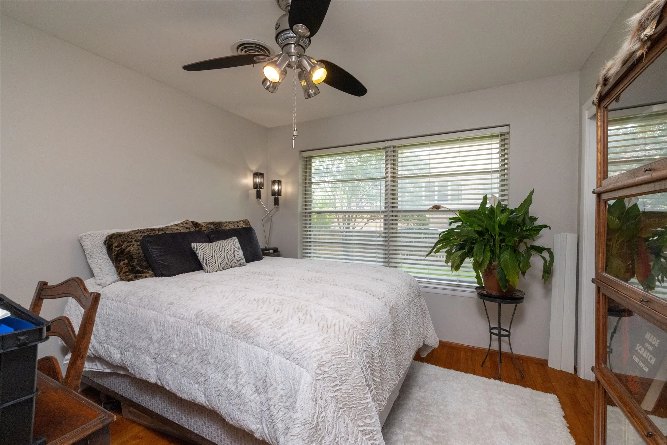 Single Family Residence For Sale in Tarrant County , 2640 Ridgecrest Drive, Southlake, Texas 76092, 3 Bedroom, 2 Bathroom, 2 Garage spaces, 2,107 Sqft, built in 1976, Price $2,195,000, mls#21362545, Real Estate Agent in Southlake, Homes For Sale in Tarrant county, Homes For Sale in Southlake, Realtor in Southlake Texas, Real Estate Brokerage Independent Realty Texas, Luminita Cordes Realtor
