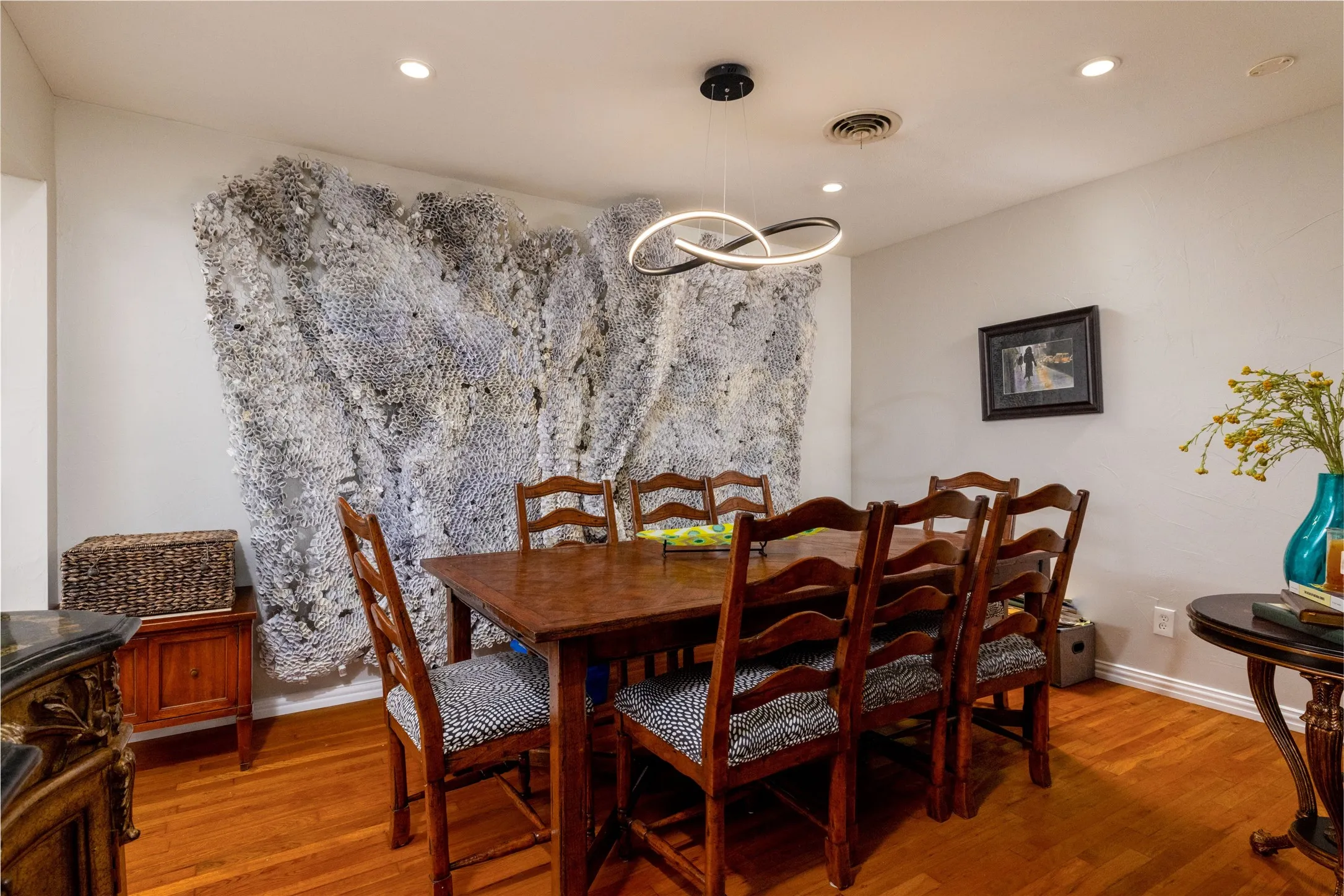 Single Family Residence For Sale in Tarrant County , 2640 Ridgecrest Drive, Southlake, Texas 76092, 3 Bedroom, 2 Bathroom, 2 Garage spaces, 2,107 Sqft, built in 1976, Price $2,195,000, mls#21362545, Real Estate Agent in Southlake, Homes For Sale in Tarrant county, Homes For Sale in Southlake, Realtor in Southlake Texas, Real Estate Brokerage Independent Realty Texas, Luminita Cordes Realtor