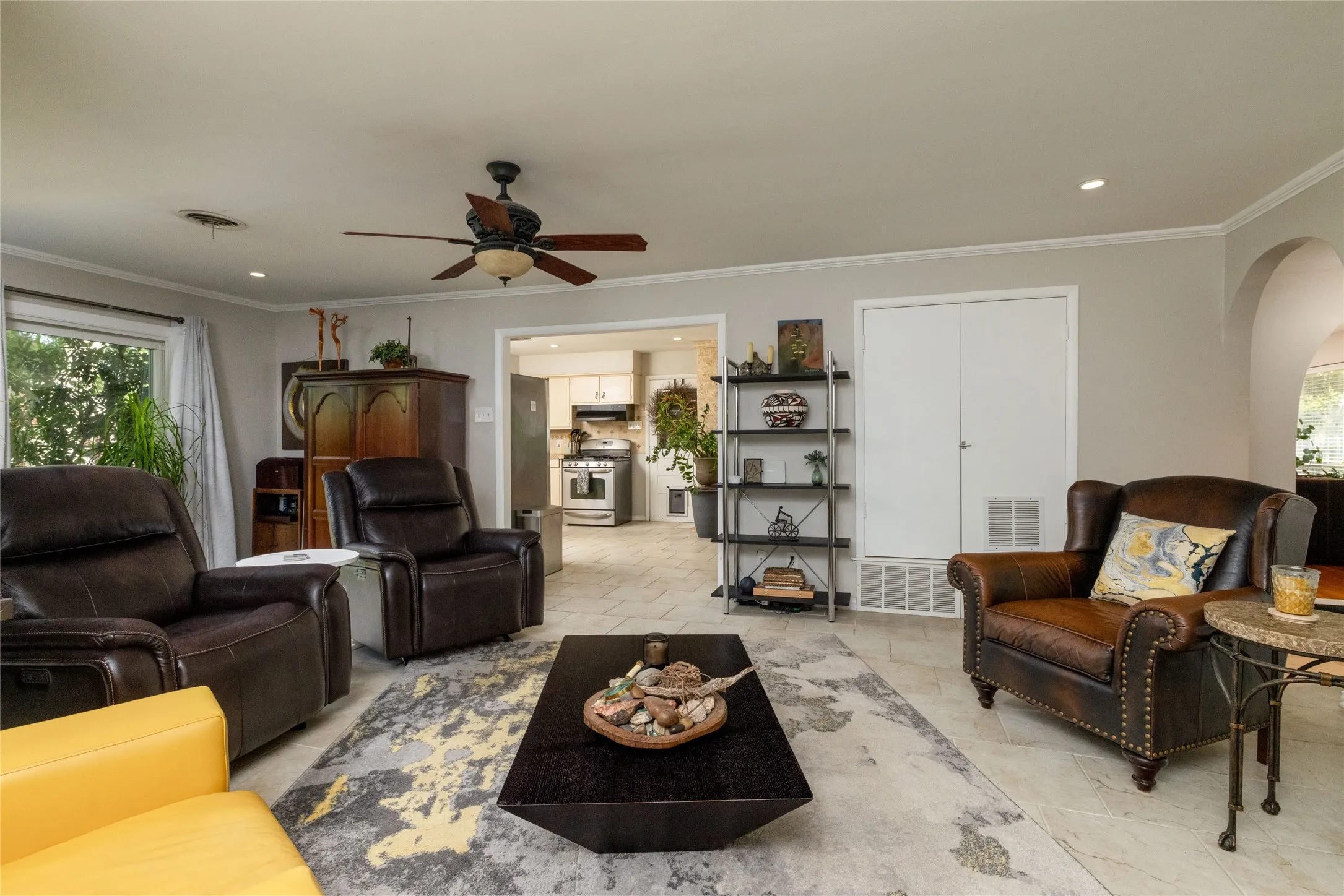 Single Family Residence For Sale in Tarrant County , 2640 Ridgecrest Drive, Southlake, Texas 76092, 3 Bedroom, 2 Bathroom, 2 Garage spaces, 2,107 Sqft, built in 1976, Price $2,195,000, mls#21362545, Real Estate Agent in Southlake, Homes For Sale in Tarrant county, Homes For Sale in Southlake, Realtor in Southlake Texas, Real Estate Brokerage Independent Realty Texas, Luminita Cordes Realtor