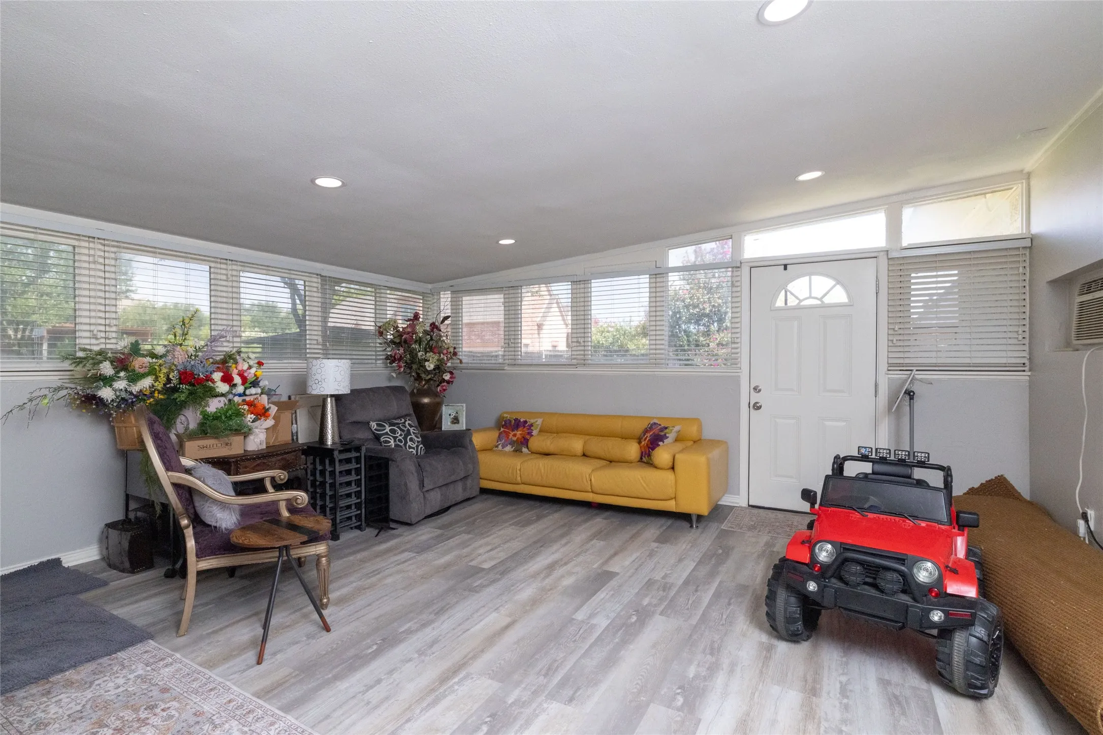 Single Family Residence For Sale in Tarrant County , 2640 Ridgecrest Drive, Southlake, Texas 76092, 3 Bedroom, 2 Bathroom, 2 Garage spaces, 2,107 Sqft, built in 1976, Price $2,195,000, mls#21362545, Real Estate Agent in Southlake, Homes For Sale in Tarrant county, Homes For Sale in Southlake, Realtor in Southlake Texas, Real Estate Brokerage Independent Realty Texas, Luminita Cordes Realtor