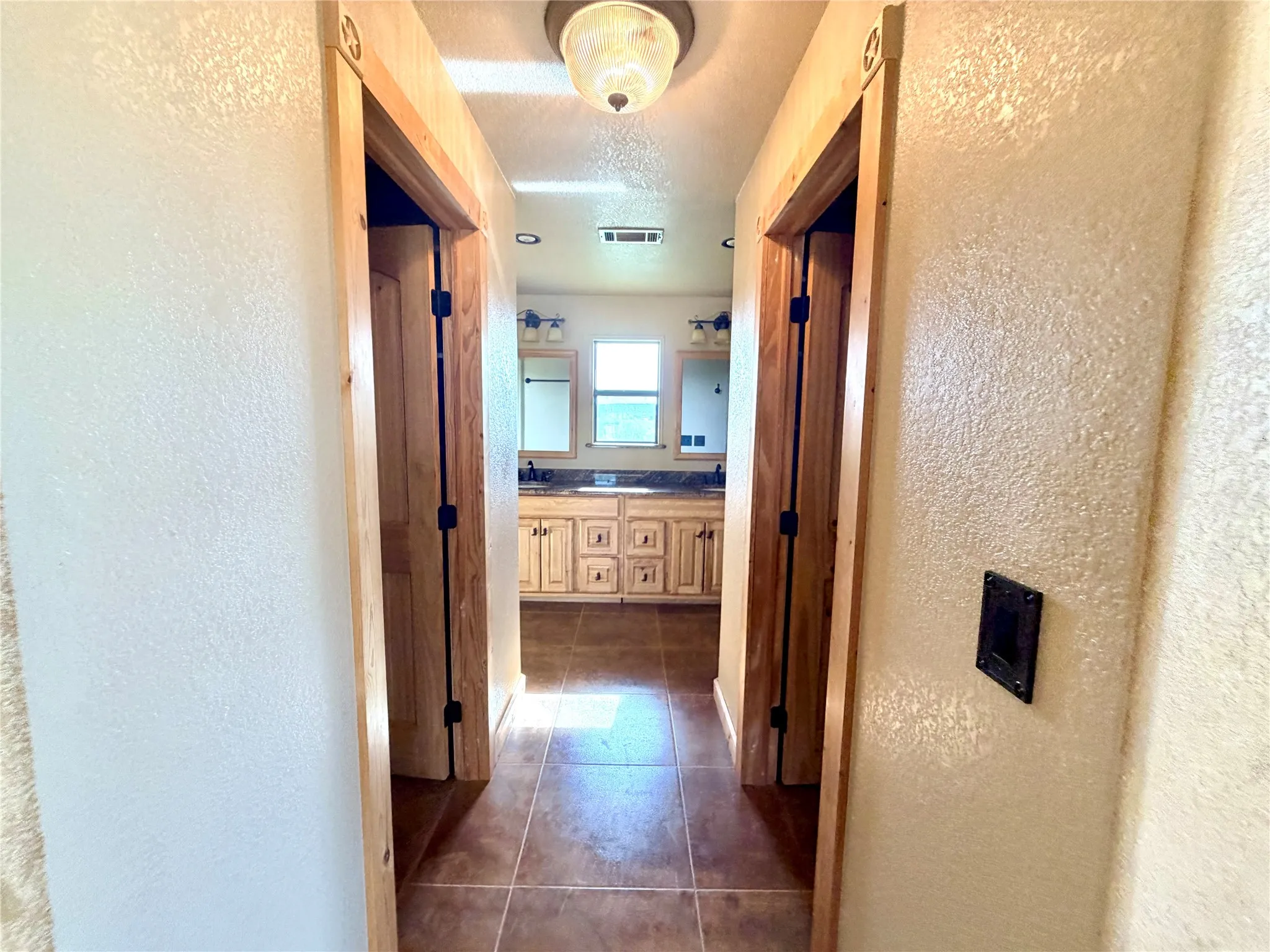Single Family Residence For Sale in Mills County , 211 Fm 3023 S, Goldthwaite, Texas 76844, 4 Bedroom, 2 Bathroom, 1 Garage spaces, 2,494 Sqft, built in 1987, mls#21363889, Real Estate Agent in Goldthwaite, Homes For Sale in Mills county, Homes For Sale in Goldthwaite, Realtor in Goldthwaite Texas, Real Estate Brokerage Independent Realty Texas, Luminita Cordes Realtor