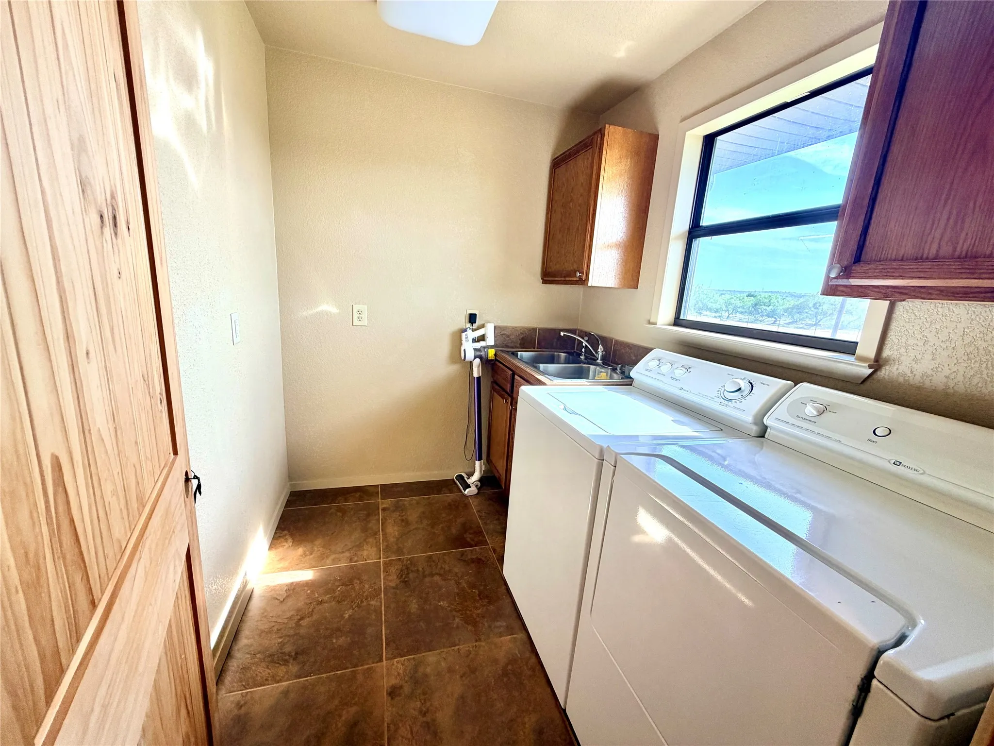 Single Family Residence For Sale in Mills County , 211 Fm 3023 S, Goldthwaite, Texas 76844, 4 Bedroom, 2 Bathroom, 1 Garage spaces, 2,494 Sqft, built in 1987, mls#21363889, Real Estate Agent in Goldthwaite, Homes For Sale in Mills county, Homes For Sale in Goldthwaite, Realtor in Goldthwaite Texas, Real Estate Brokerage Independent Realty Texas, Luminita Cordes Realtor