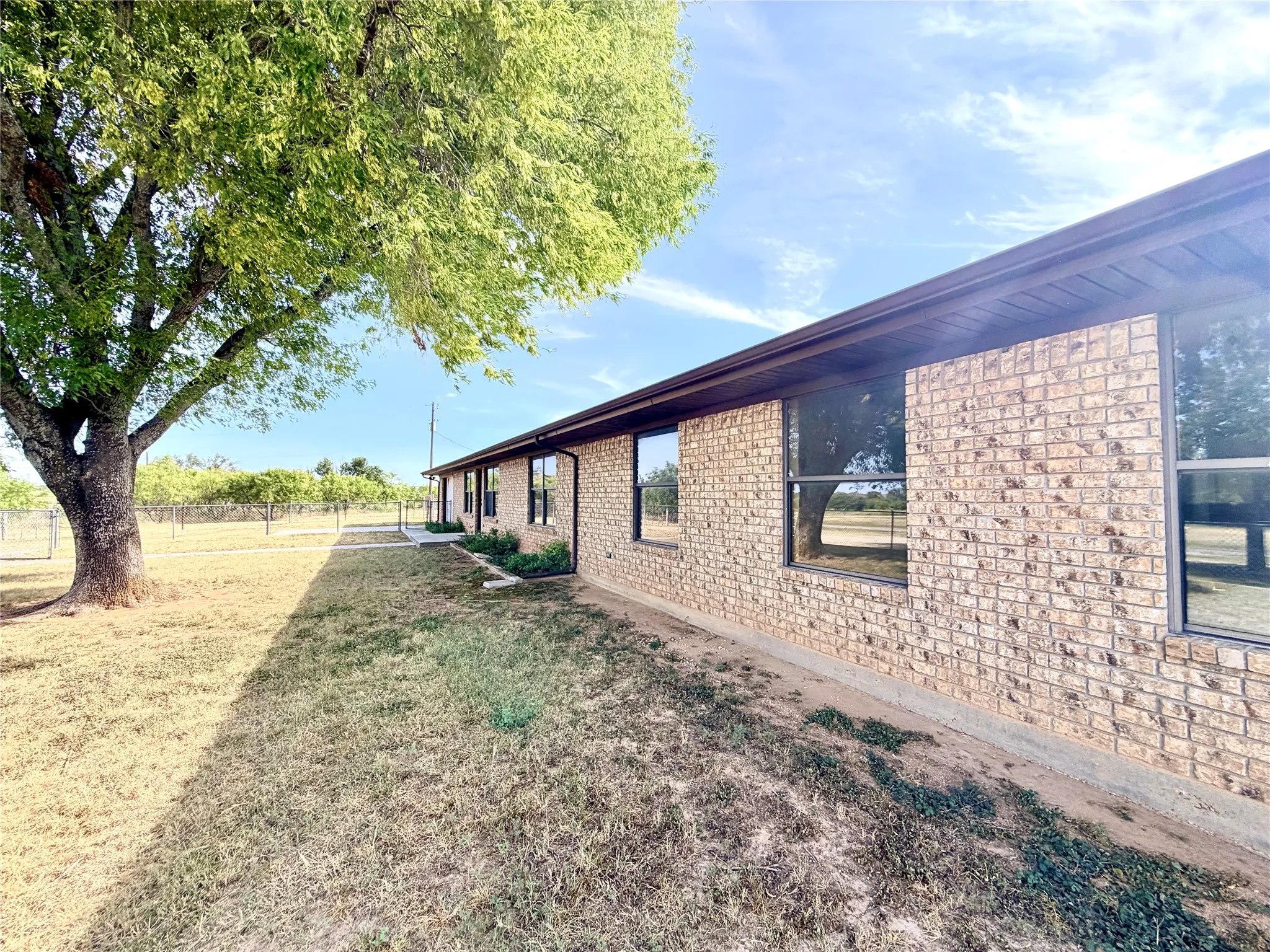 Single Family Residence For Sale in Mills County , 211 Fm 3023 S, Goldthwaite, Texas 76844, 4 Bedroom, 2 Bathroom, 1 Garage spaces, 2,494 Sqft, built in 1987, mls#21363889, Real Estate Agent in Goldthwaite, Homes For Sale in Mills county, Homes For Sale in Goldthwaite, Realtor in Goldthwaite Texas, Real Estate Brokerage Independent Realty Texas, Luminita Cordes Realtor