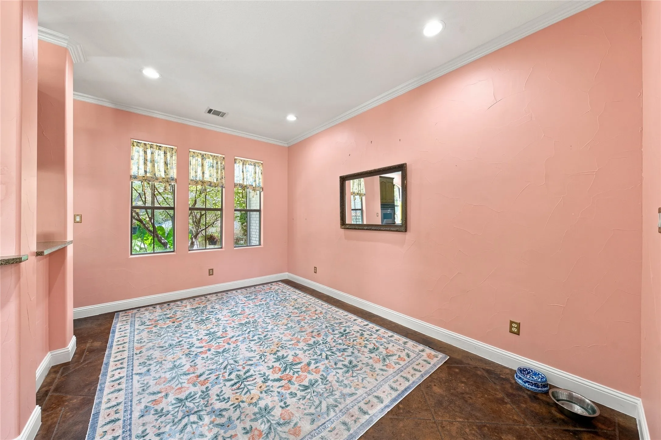Single Family Residence For Sale in Henderson County , 4 Mill Run Place, Athens, Texas 75751, 4 Bedroom, 3 Bathroom, 3 Garage spaces, 3,001 Sqft, built in 2005, mls#21363916, Real Estate Agent in Athens, Homes For Sale in Henderson county, Homes For Sale in Athens, Realtor in Athens Texas, Real Estate Brokerage Independent Realty Texas, Luminita Cordes Realtor
