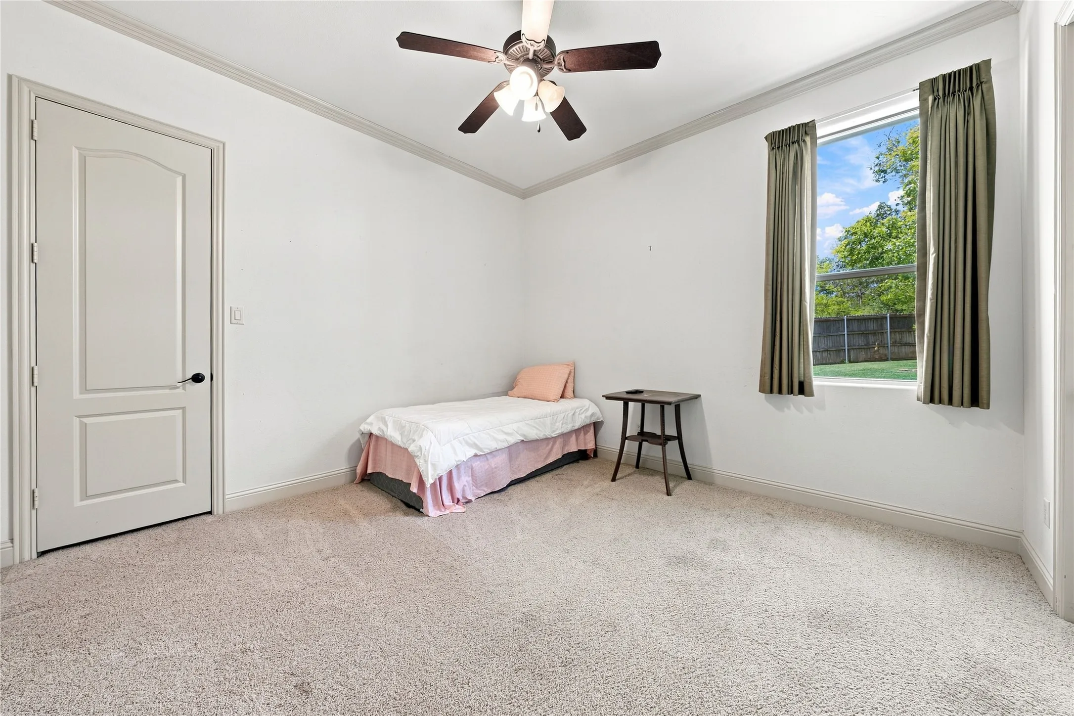 Single Family Residence For Sale in Henderson County , 4 Mill Run Place, Athens, Texas 75751, 4 Bedroom, 3 Bathroom, 3 Garage spaces, 3,001 Sqft, built in 2005, mls#21363916, Real Estate Agent in Athens, Homes For Sale in Henderson county, Homes For Sale in Athens, Realtor in Athens Texas, Real Estate Brokerage Independent Realty Texas, Luminita Cordes Realtor