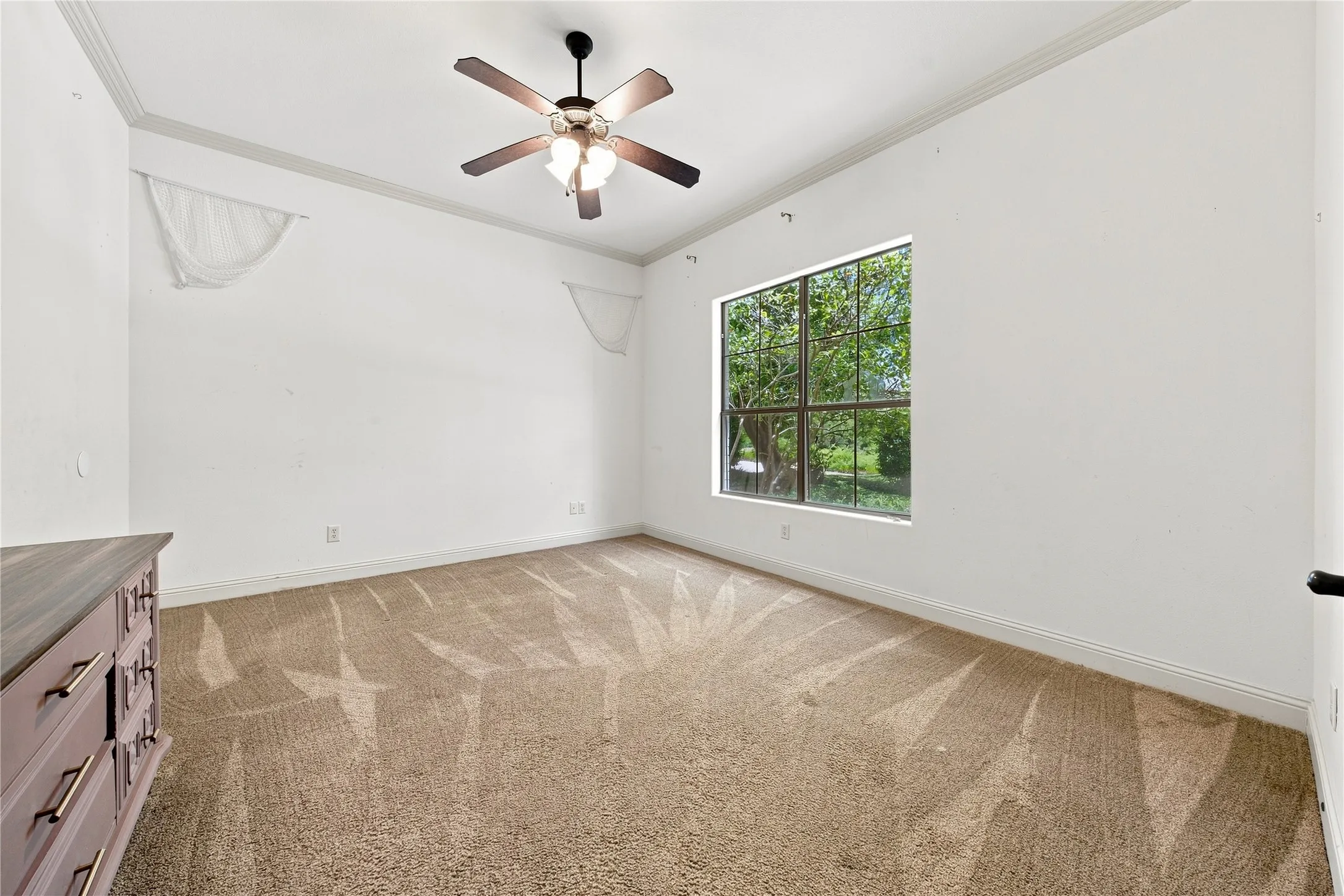 Single Family Residence For Sale in Henderson County , 4 Mill Run Place, Athens, Texas 75751, 4 Bedroom, 3 Bathroom, 3 Garage spaces, 3,001 Sqft, built in 2005, mls#21363916, Real Estate Agent in Athens, Homes For Sale in Henderson county, Homes For Sale in Athens, Realtor in Athens Texas, Real Estate Brokerage Independent Realty Texas, Luminita Cordes Realtor