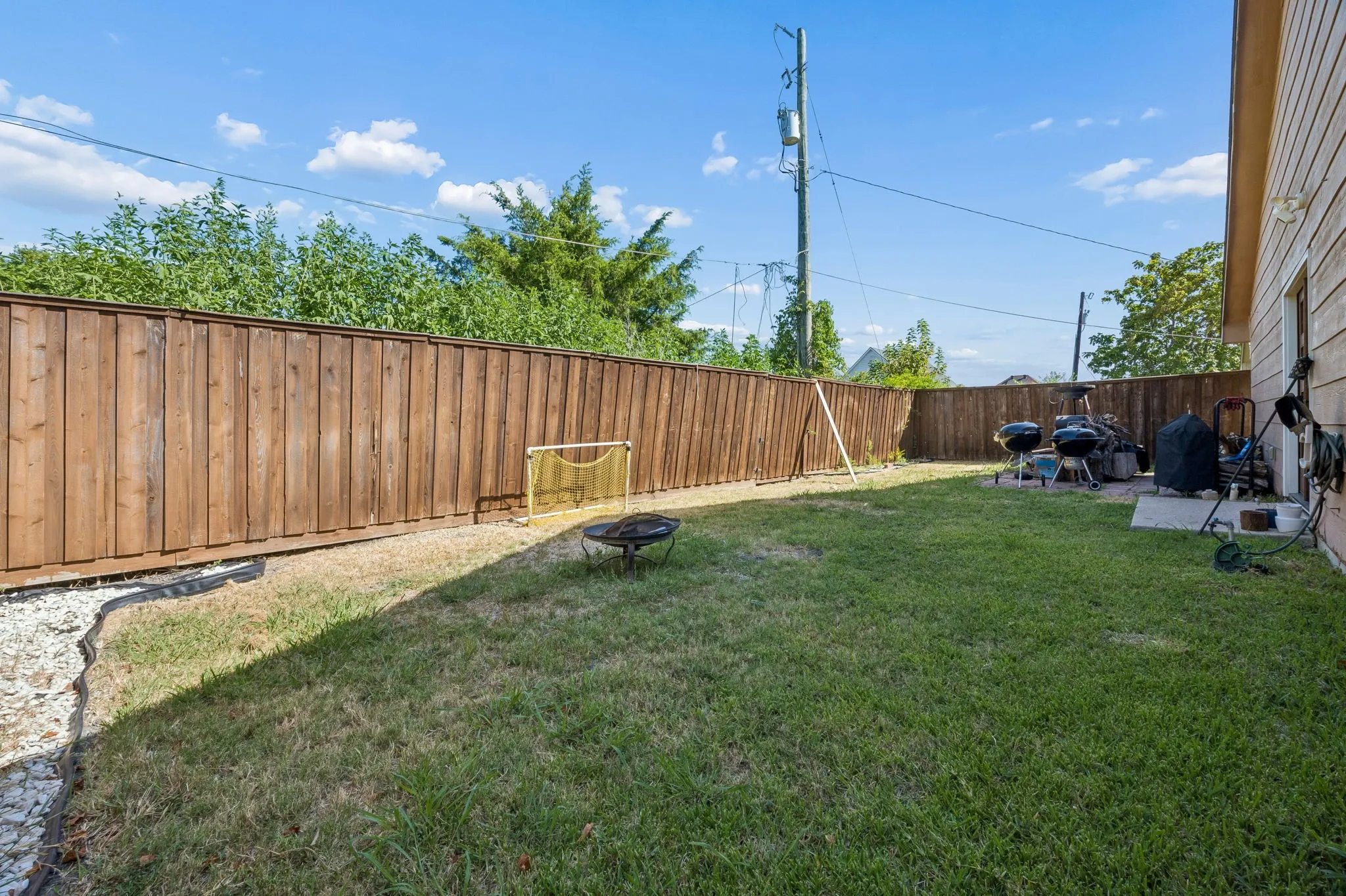 Single Family Residence For Sale in Rockwall County , 594 Trout Street, Rockwall, Texas 75032, 3 Bedroom, 2 Bathroom, 2 Garage spaces, 1,715 Sqft, built in 2002, mls#21363913, Real Estate Agent in Rockwall, Homes For Sale in Rockwall county, Homes For Sale in Rockwall, Realtor in Rockwall Texas, Real Estate Brokerage Independent Realty Texas, Luminita Cordes Realtor