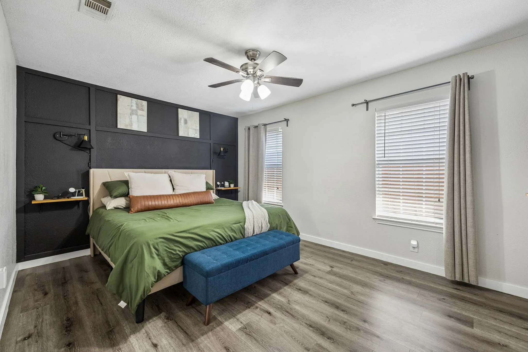 Single Family Residence For Sale in Rockwall County , 594 Trout Street, Rockwall, Texas 75032, 3 Bedroom, 2 Bathroom, 2 Garage spaces, 1,715 Sqft, built in 2002, mls#21363913, Real Estate Agent in Rockwall, Homes For Sale in Rockwall county, Homes For Sale in Rockwall, Realtor in Rockwall Texas, Real Estate Brokerage Independent Realty Texas, Luminita Cordes Realtor