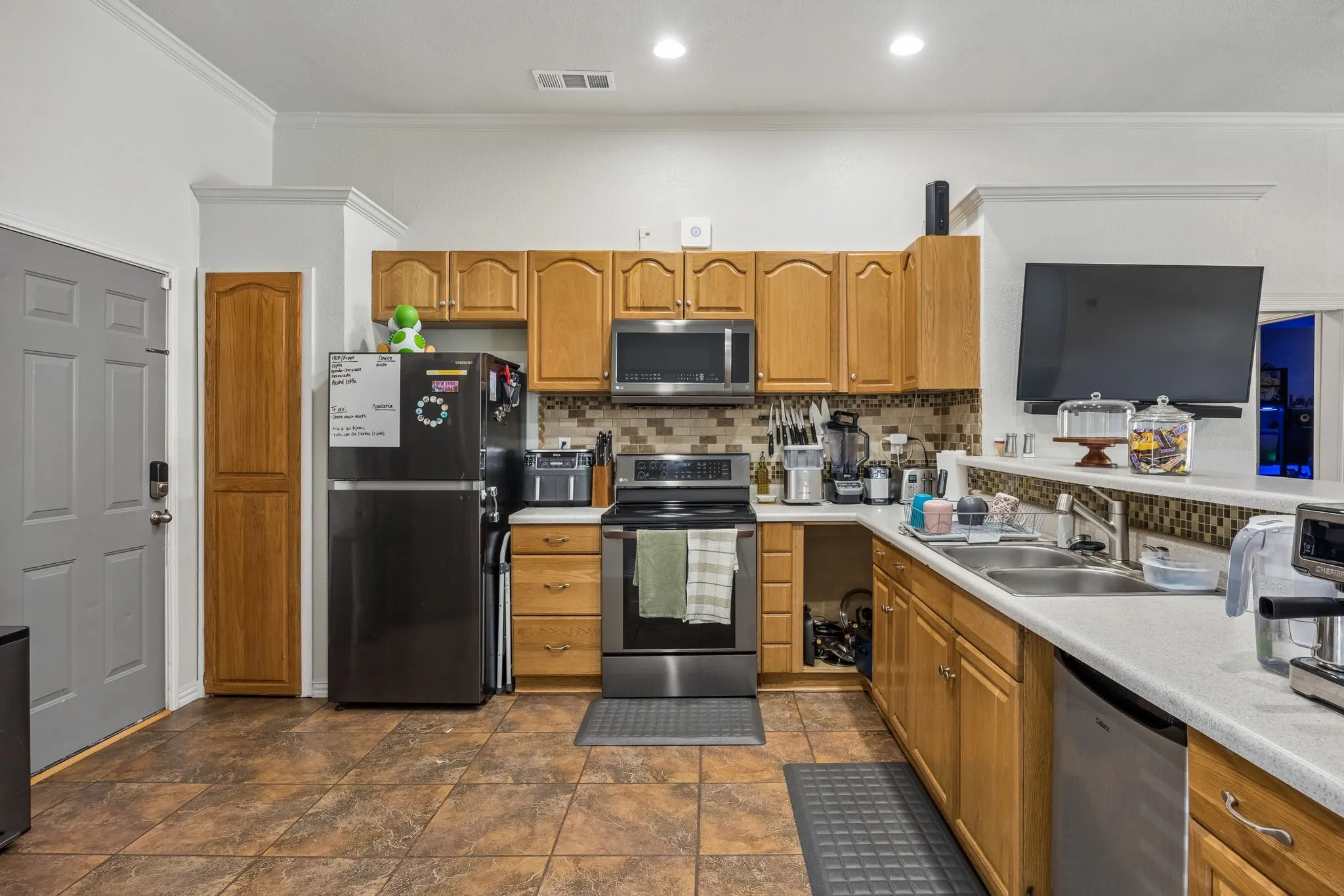 Single Family Residence For Sale in Rockwall County , 594 Trout Street, Rockwall, Texas 75032, 3 Bedroom, 2 Bathroom, 2 Garage spaces, 1,715 Sqft, built in 2002, mls#21363913, Real Estate Agent in Rockwall, Homes For Sale in Rockwall county, Homes For Sale in Rockwall, Realtor in Rockwall Texas, Real Estate Brokerage Independent Realty Texas, Luminita Cordes Realtor