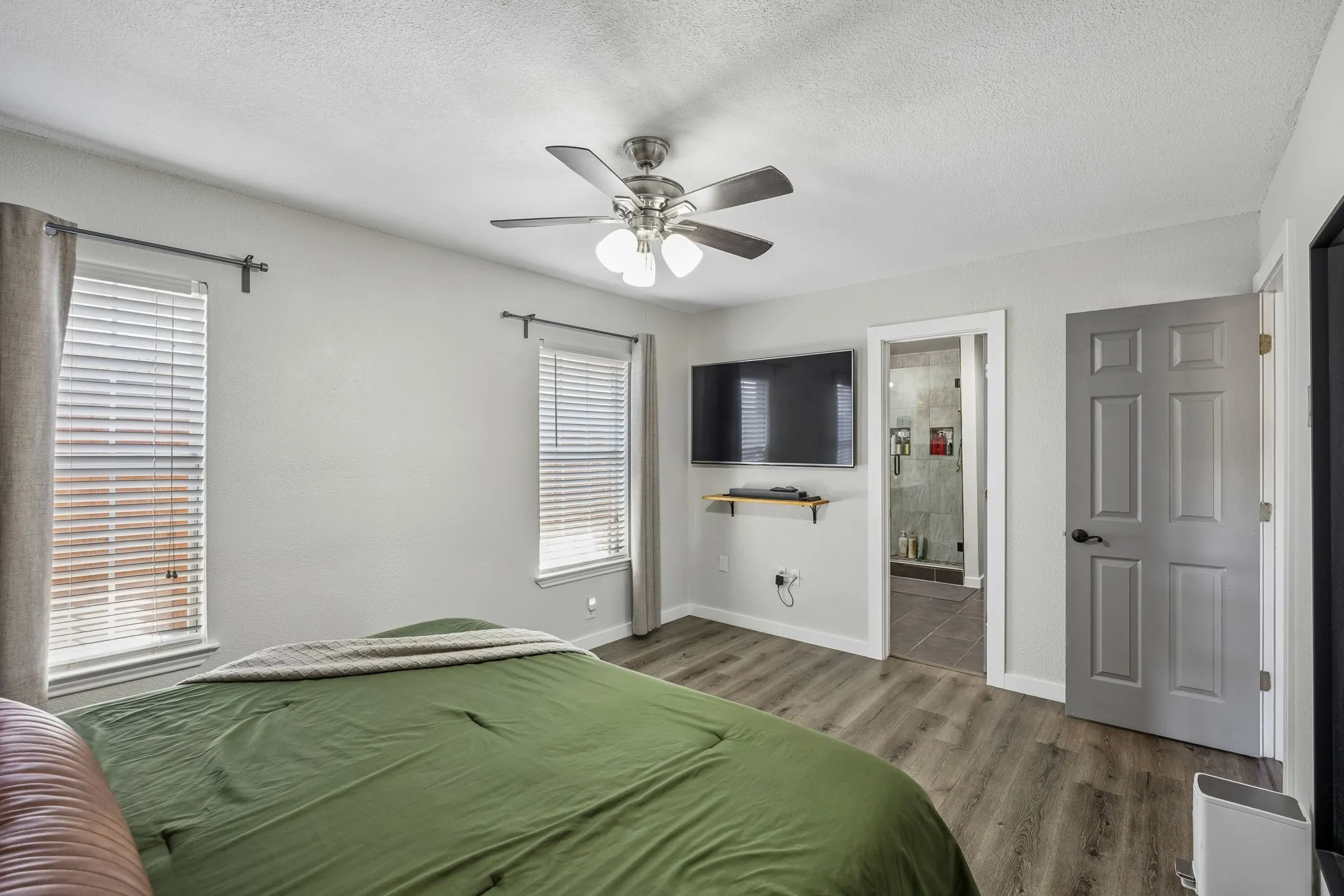 Single Family Residence For Sale in Rockwall County , 594 Trout Street, Rockwall, Texas 75032, 3 Bedroom, 2 Bathroom, 2 Garage spaces, 1,715 Sqft, built in 2002, mls#21363913, Real Estate Agent in Rockwall, Homes For Sale in Rockwall county, Homes For Sale in Rockwall, Realtor in Rockwall Texas, Real Estate Brokerage Independent Realty Texas, Luminita Cordes Realtor