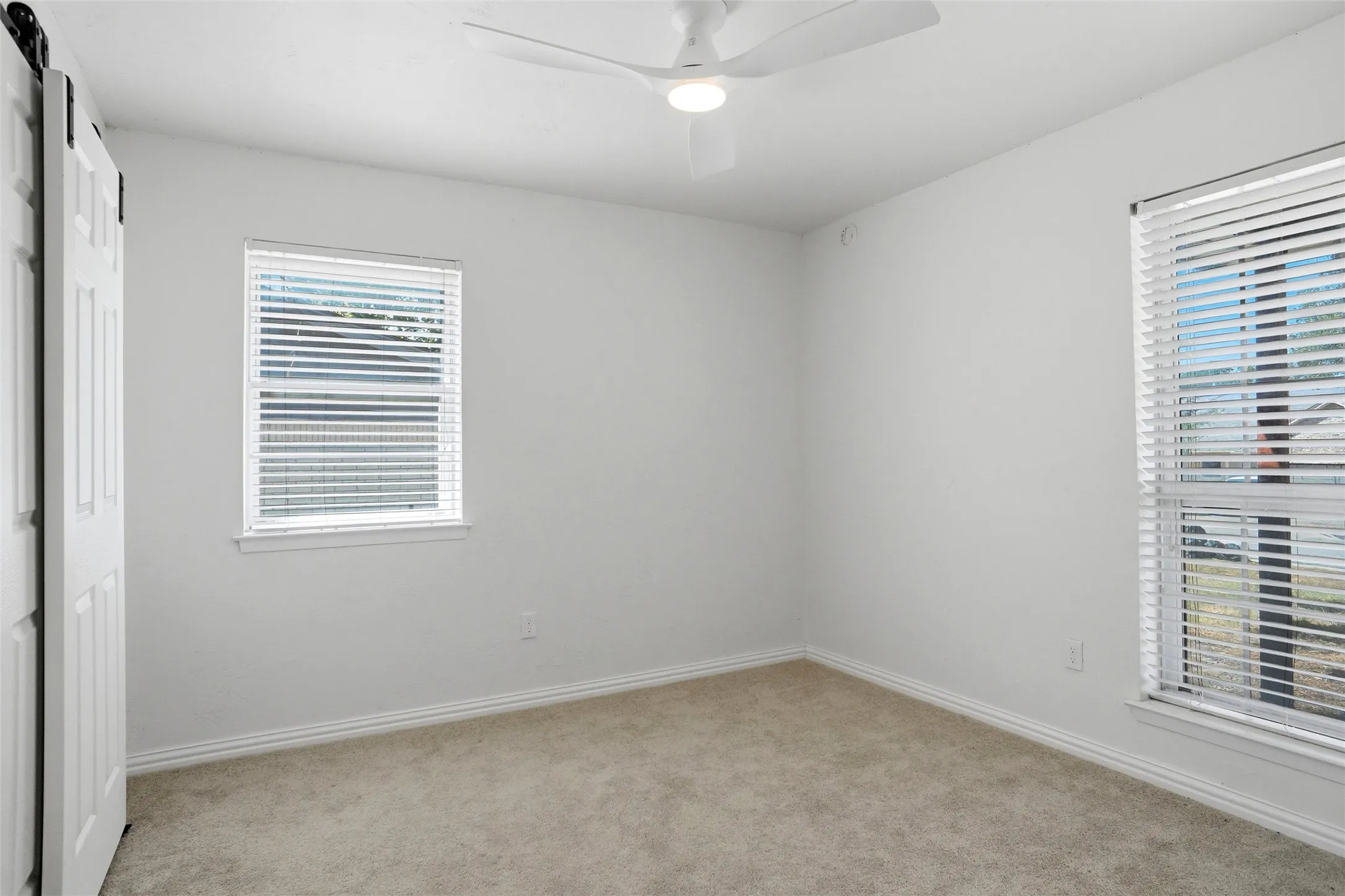 Single Family Residence For Rent in Tarrant County , 129 Mountain View Drive, Azle, Texas 76020, 3 Bedroom, 2 Bathroom, 2 Garage spaces, 1,378 Sqft, built in 1975, mls#21361673, Real Estate Agent in Azle, Homes For Rent in Tarrant county, Homes For Rent in Azle, Realtor in Azle Texas, Real Estate Brokerage Independent Realty Texas, Luminita Cordes Realtor