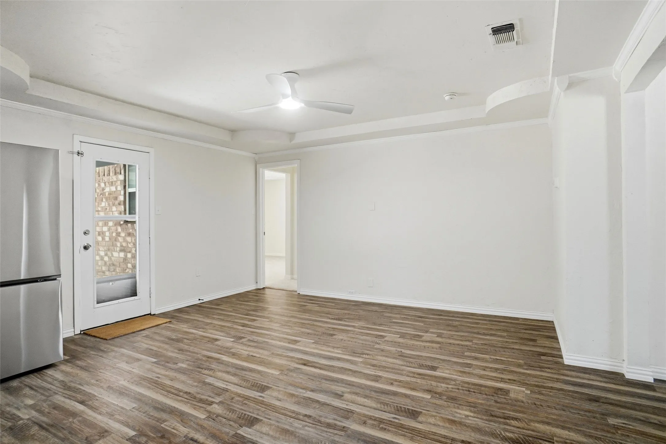 Single Family Residence For Rent in Tarrant County , 129 Mountain View Drive, Azle, Texas 76020, 3 Bedroom, 2 Bathroom, 2 Garage spaces, 1,378 Sqft, built in 1975, mls#21361673, Real Estate Agent in Azle, Homes For Rent in Tarrant county, Homes For Rent in Azle, Realtor in Azle Texas, Real Estate Brokerage Independent Realty Texas, Luminita Cordes Realtor