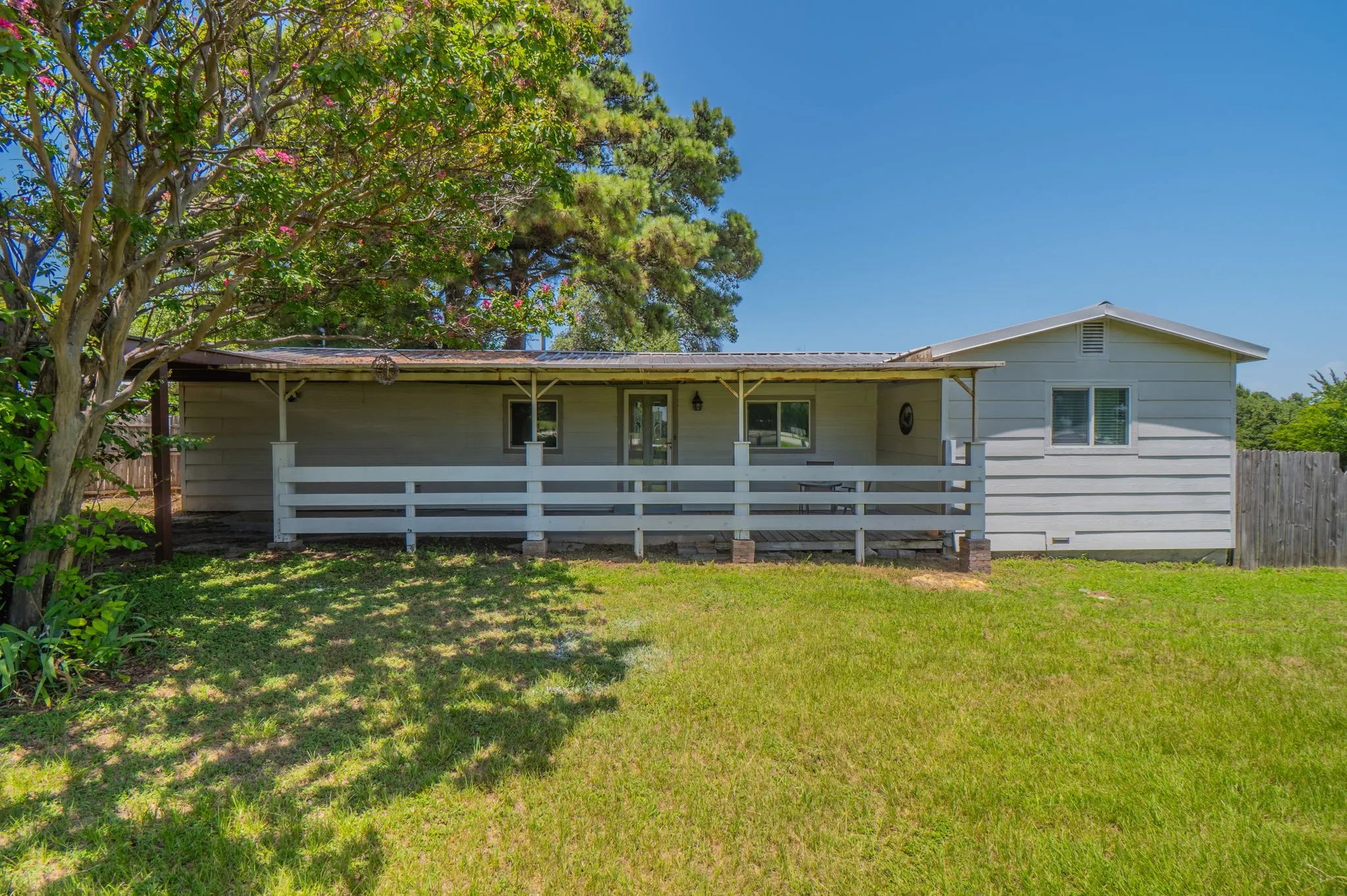 Single Family Residence For Sale in Johnson County , 6017 E Hwy 67, Alvarado, Texas 76009, 2 Bedroom, 1 Bathroom, Garage spaces, 1,296 Sqft, built in 1970, Price $399,900, mls#21363909, Real Estate Agent in Alvarado, Homes For Sale in Johnson county, Homes For Sale in Alvarado, Realtor in Alvarado Texas, Real Estate Brokerage Independent Realty Texas, Luminita Cordes Realtor