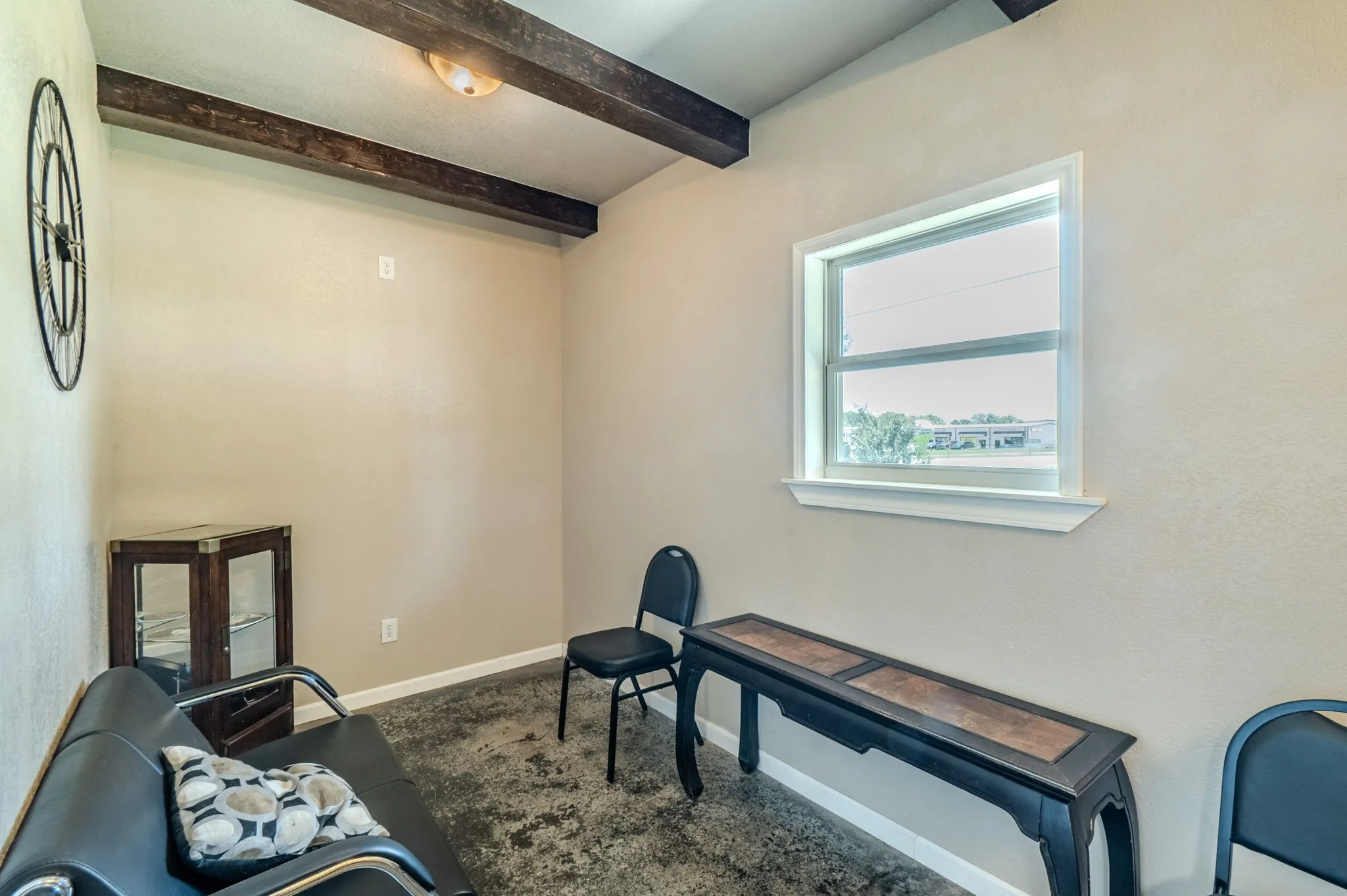 Single Family Residence For Sale in Johnson County , 6017 E Hwy 67, Alvarado, Texas 76009, 2 Bedroom, 1 Bathroom, Garage spaces, 1,296 Sqft, built in 1970, Price $399,900, mls#21363909, Real Estate Agent in Alvarado, Homes For Sale in Johnson county, Homes For Sale in Alvarado, Realtor in Alvarado Texas, Real Estate Brokerage Independent Realty Texas, Luminita Cordes Realtor