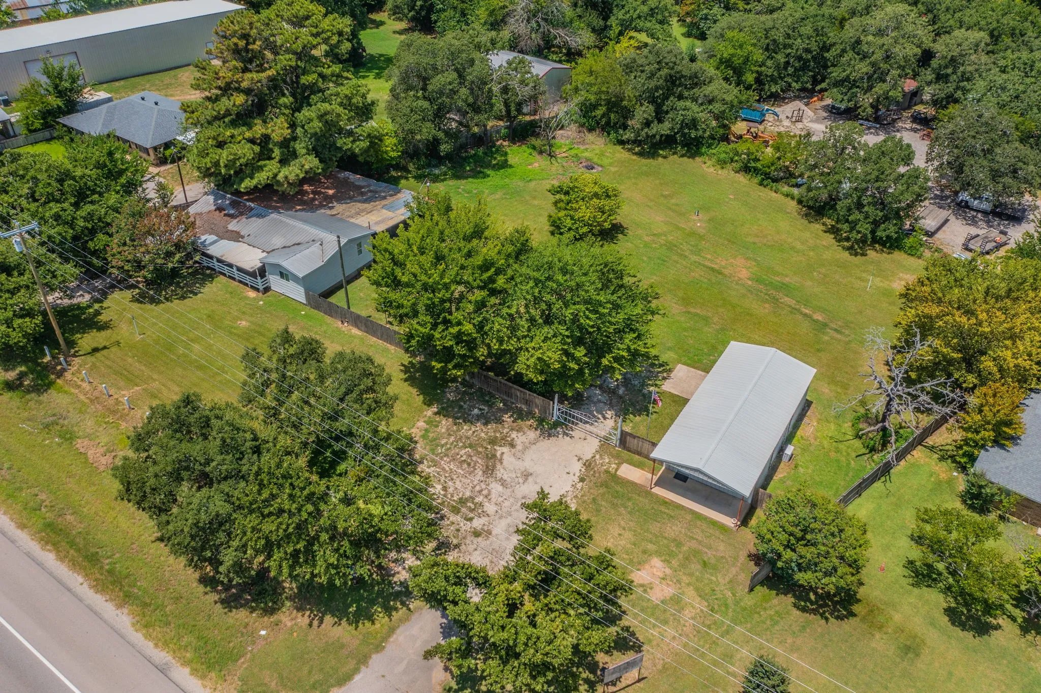 Single Family Residence For Sale in Johnson County , 6017 E Hwy 67, Alvarado, Texas 76009, 2 Bedroom, 1 Bathroom, Garage spaces, 1,296 Sqft, built in 1970, Price $399,900, mls#21363909, Real Estate Agent in Alvarado, Homes For Sale in Johnson county, Homes For Sale in Alvarado, Realtor in Alvarado Texas, Real Estate Brokerage Independent Realty Texas, Luminita Cordes Realtor