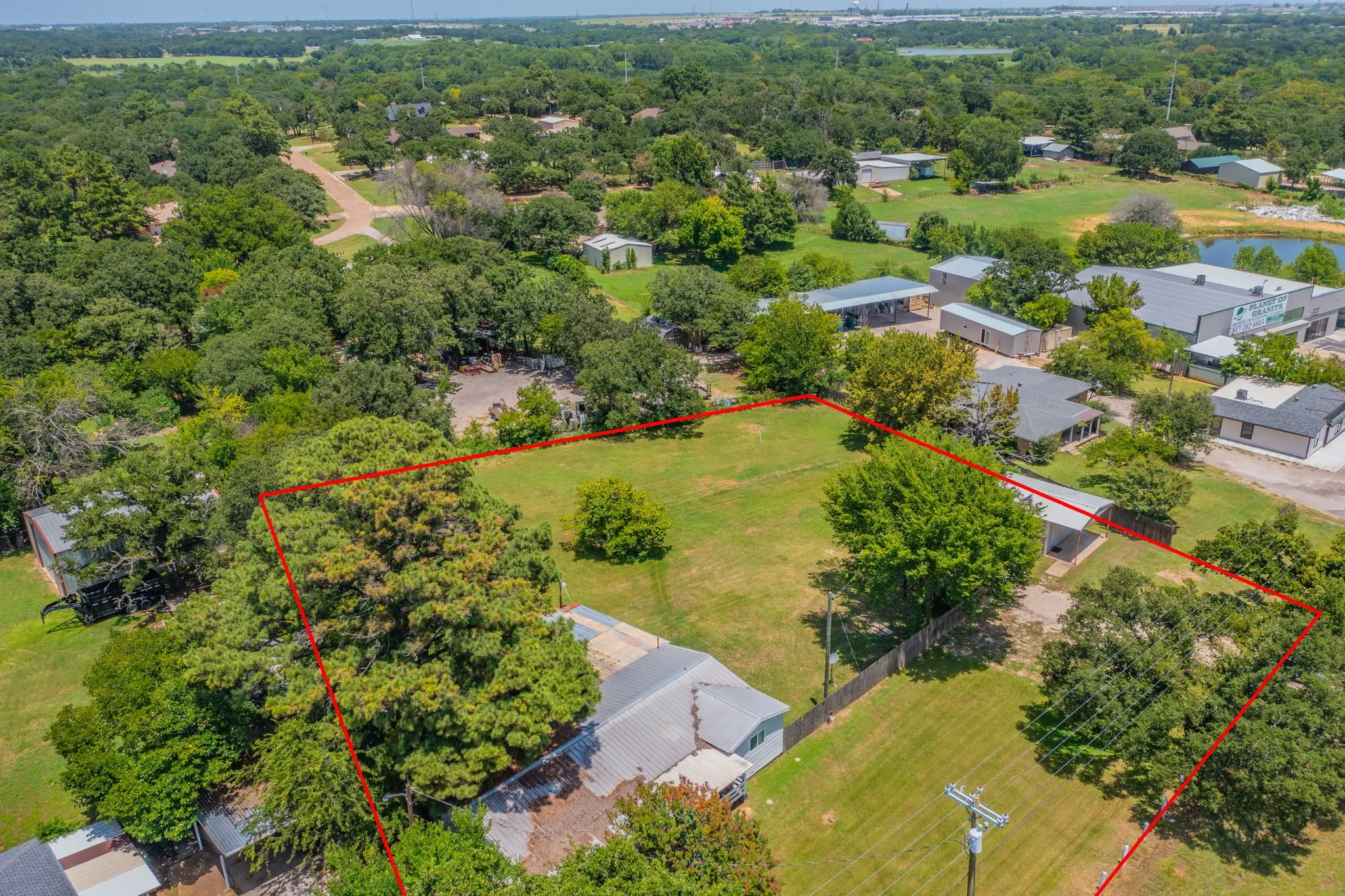 Single Family Residence For Sale in Johnson County , 6017 E Hwy 67, Alvarado, Texas 76009, 2 Bedroom, 1 Bathroom, Garage spaces, 1,296 Sqft, built in 1970, Price $399,900, mls#21363909, Real Estate Agent in Alvarado, Homes For Sale in Johnson county, Homes For Sale in Alvarado, Realtor in Alvarado Texas, Real Estate Brokerage Independent Realty Texas, Luminita Cordes Realtor