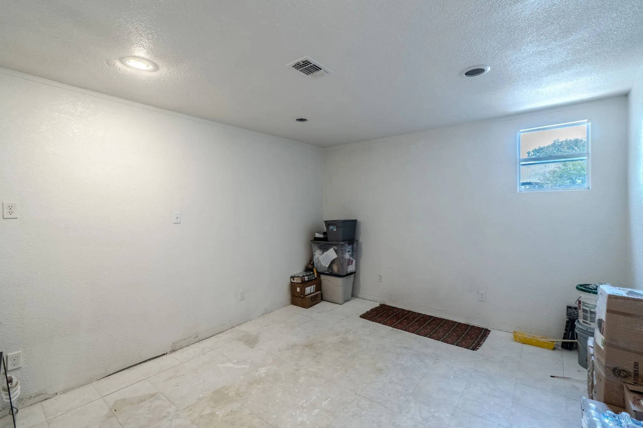 Single Family Residence For Sale in Johnson County , 6017 E Hwy 67, Alvarado, Texas 76009, 2 Bedroom, 1 Bathroom, Garage spaces, 1,296 Sqft, built in 1970, Price $399,900, mls#21363909, Real Estate Agent in Alvarado, Homes For Sale in Johnson county, Homes For Sale in Alvarado, Realtor in Alvarado Texas, Real Estate Brokerage Independent Realty Texas, Luminita Cordes Realtor