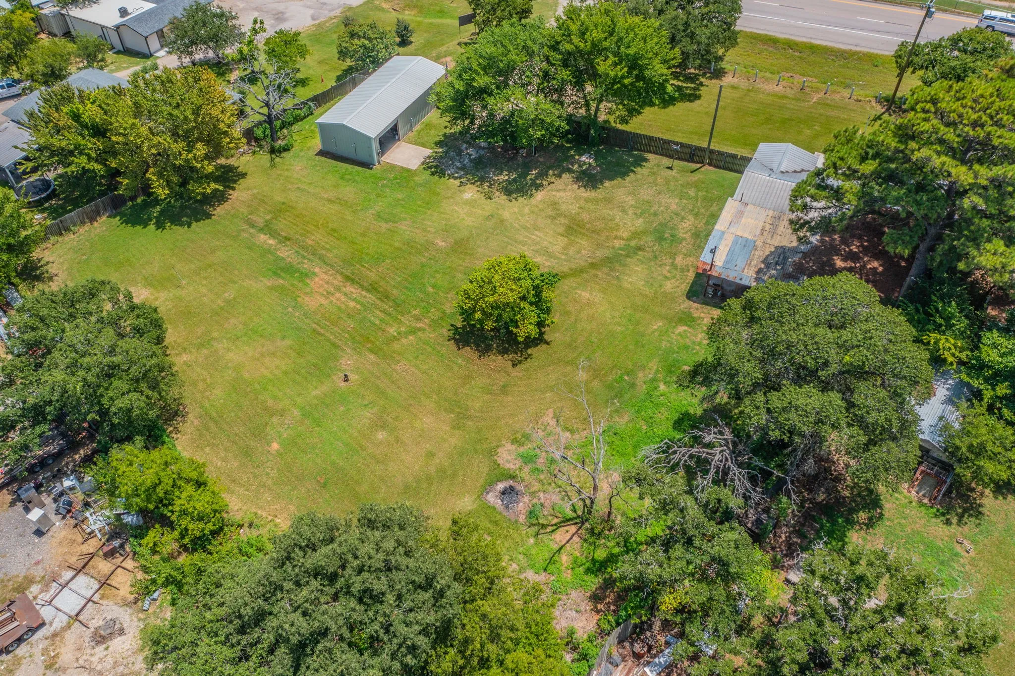 Single Family Residence For Sale in Johnson County , 6017 E Hwy 67, Alvarado, Texas 76009, 2 Bedroom, 1 Bathroom, Garage spaces, 1,296 Sqft, built in 1970, Price $399,900, mls#21363909, Real Estate Agent in Alvarado, Homes For Sale in Johnson county, Homes For Sale in Alvarado, Realtor in Alvarado Texas, Real Estate Brokerage Independent Realty Texas, Luminita Cordes Realtor