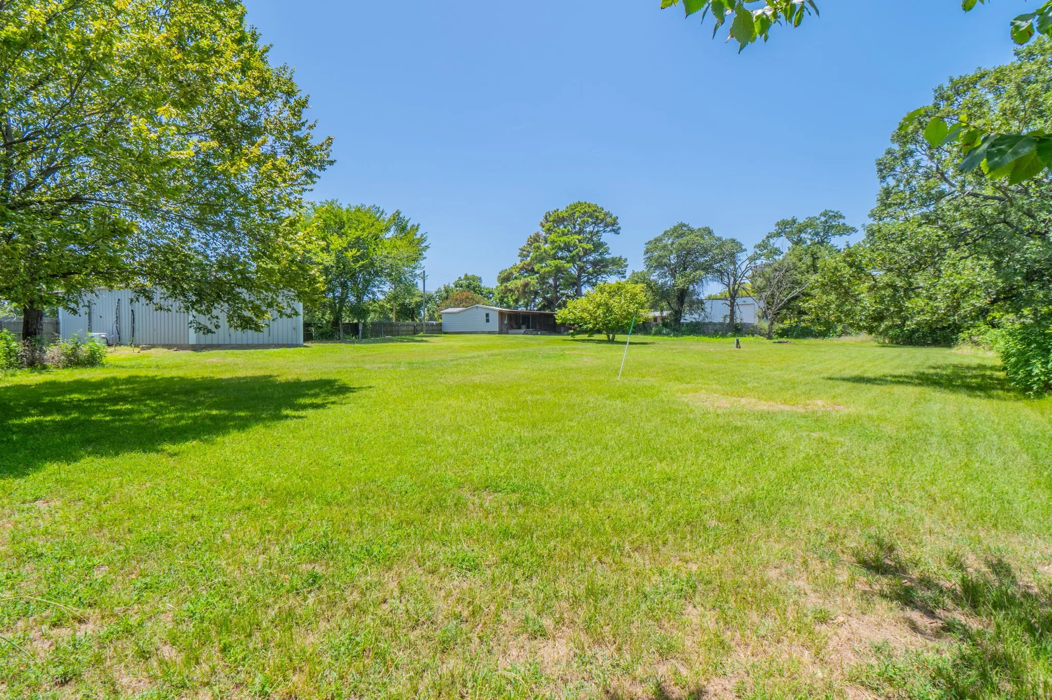 Single Family Residence For Sale in Johnson County , 6017 E Hwy 67, Alvarado, Texas 76009, 2 Bedroom, 1 Bathroom, Garage spaces, 1,296 Sqft, built in 1970, Price $399,900, mls#21363909, Real Estate Agent in Alvarado, Homes For Sale in Johnson county, Homes For Sale in Alvarado, Realtor in Alvarado Texas, Real Estate Brokerage Independent Realty Texas, Luminita Cordes Realtor