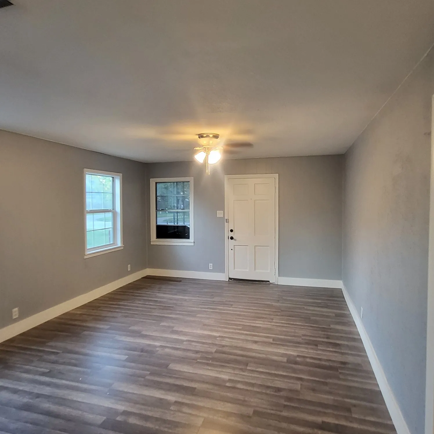 Single Family Residence For Rent in Dallas County , 1933 Fort Worth Street, Grand Prairie, Texas 75050, 2 Bedroom, 1 Bathroom, 1 Garage spaces, 900 Sqft, built in 1942, mls#21363923, Real Estate Agent in Grand Prairie, Homes For Rent in Dallas county, Homes For Rent in Grand Prairie, Realtor in Grand Prairie Texas, Real Estate Brokerage Independent Realty Texas, Luminita Cordes Realtor