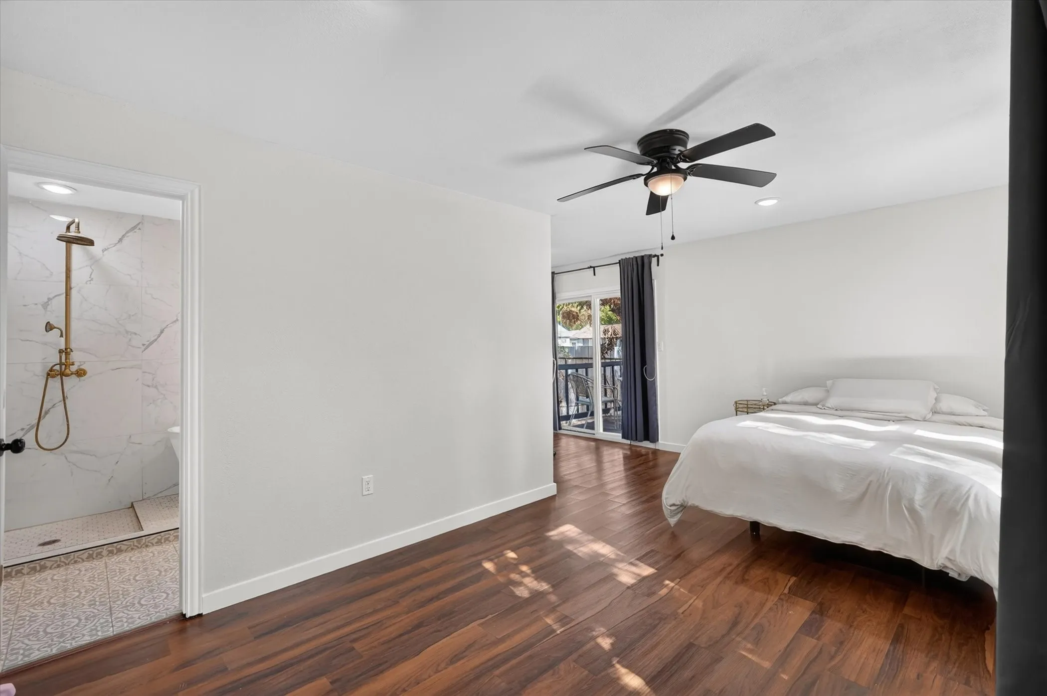 Single Family Residence For Sale in Dallas County , 2739 Kingston Street, Dallas, Texas 75211, 3 Bedroom, 2 Bathroom, 2 Garage spaces, 1,320 Sqft, built in 1926, mls#21363061, Real Estate Agent in Dallas, Homes For Sale in Dallas county, Homes For Sale in Dallas, Realtor in Dallas Texas, Real Estate Brokerage Independent Realty Texas, Luminita Cordes Realtor