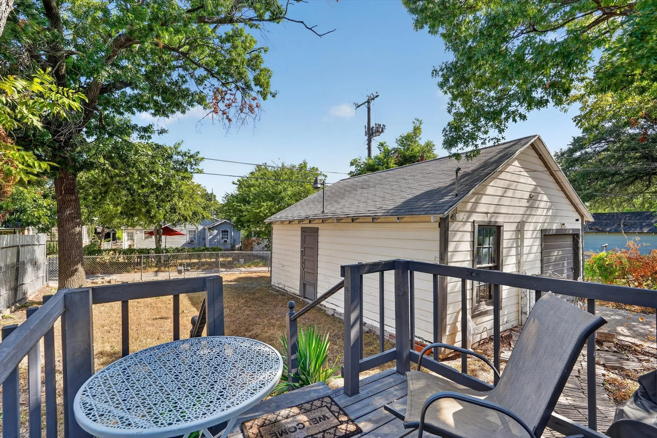 Single Family Residence For Sale in Dallas County , 2739 Kingston Street, Dallas, Texas 75211, 3 Bedroom, 2 Bathroom, 2 Garage spaces, 1,320 Sqft, built in 1926, mls#21363061, Real Estate Agent in Dallas, Homes For Sale in Dallas county, Homes For Sale in Dallas, Realtor in Dallas Texas, Real Estate Brokerage Independent Realty Texas, Luminita Cordes Realtor