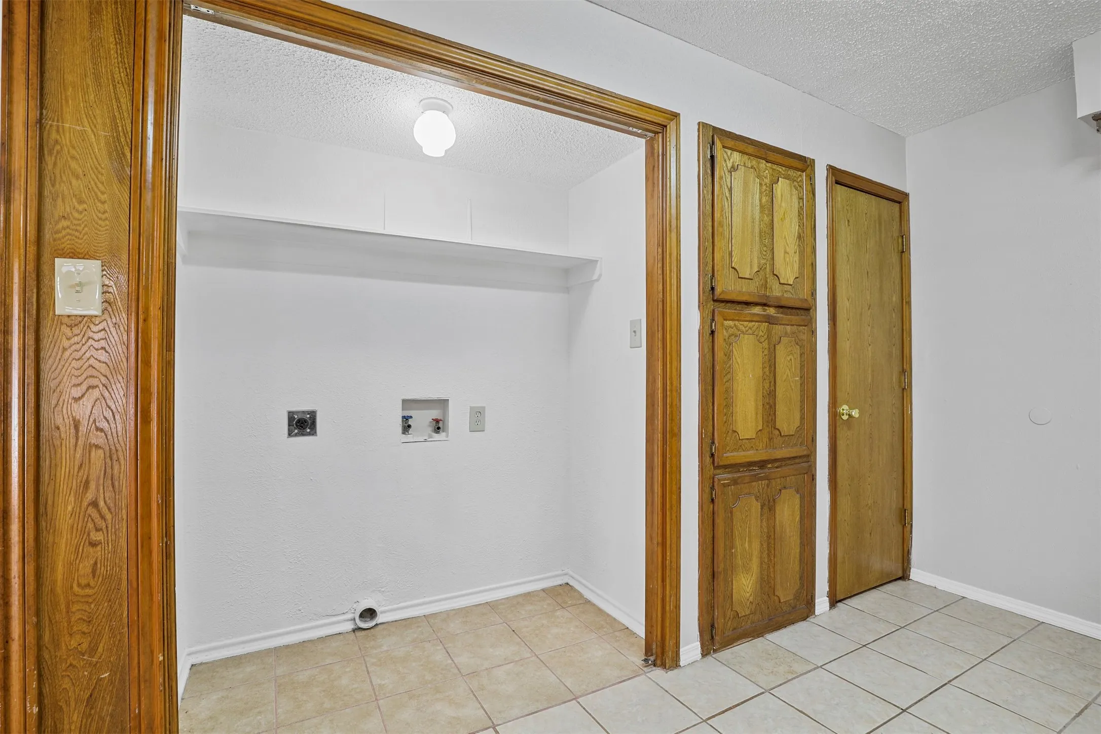 Duplex For Rent in Collin County , 226 E Pritchard Lane 228, Blue Ridge, Texas 75424, 2 Bedroom, 2 Bathroom, Garage spaces, 2,128 Sqft, built in 1986, Price $1,350, mls#21363928, Real Estate Agent in Blue Ridge, Homes For Rent in Collin county, Homes For Rent in Blue Ridge, Realtor in Blue Ridge Texas, Real Estate Brokerage Independent Realty Texas, Luminita Cordes Realtor