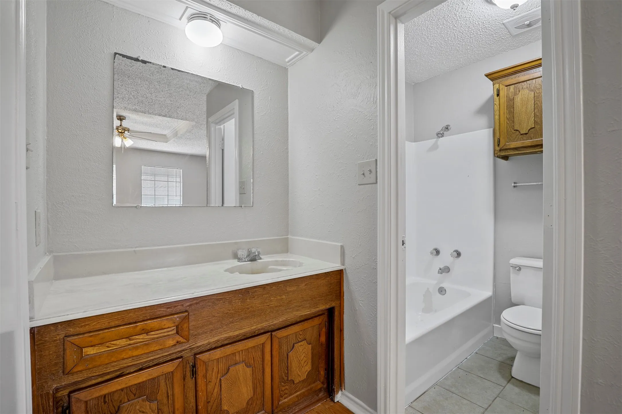 Duplex For Rent in Collin County , 226 E Pritchard Lane 228, Blue Ridge, Texas 75424, 2 Bedroom, 2 Bathroom, Garage spaces, 2,128 Sqft, built in 1986, Price $1,350, mls#21363928, Real Estate Agent in Blue Ridge, Homes For Rent in Collin county, Homes For Rent in Blue Ridge, Realtor in Blue Ridge Texas, Real Estate Brokerage Independent Realty Texas, Luminita Cordes Realtor
