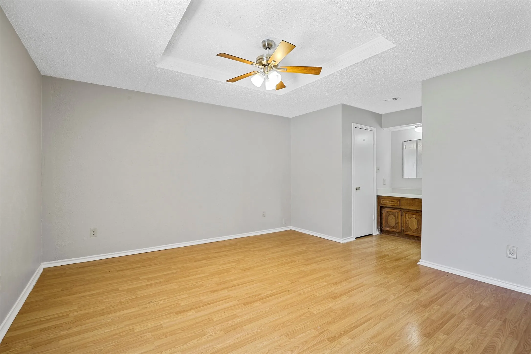 Duplex For Rent in Collin County , 226 E Pritchard Lane 228, Blue Ridge, Texas 75424, 2 Bedroom, 2 Bathroom, Garage spaces, 2,128 Sqft, built in 1986, Price $1,350, mls#21363928, Real Estate Agent in Blue Ridge, Homes For Rent in Collin county, Homes For Rent in Blue Ridge, Realtor in Blue Ridge Texas, Real Estate Brokerage Independent Realty Texas, Luminita Cordes Realtor