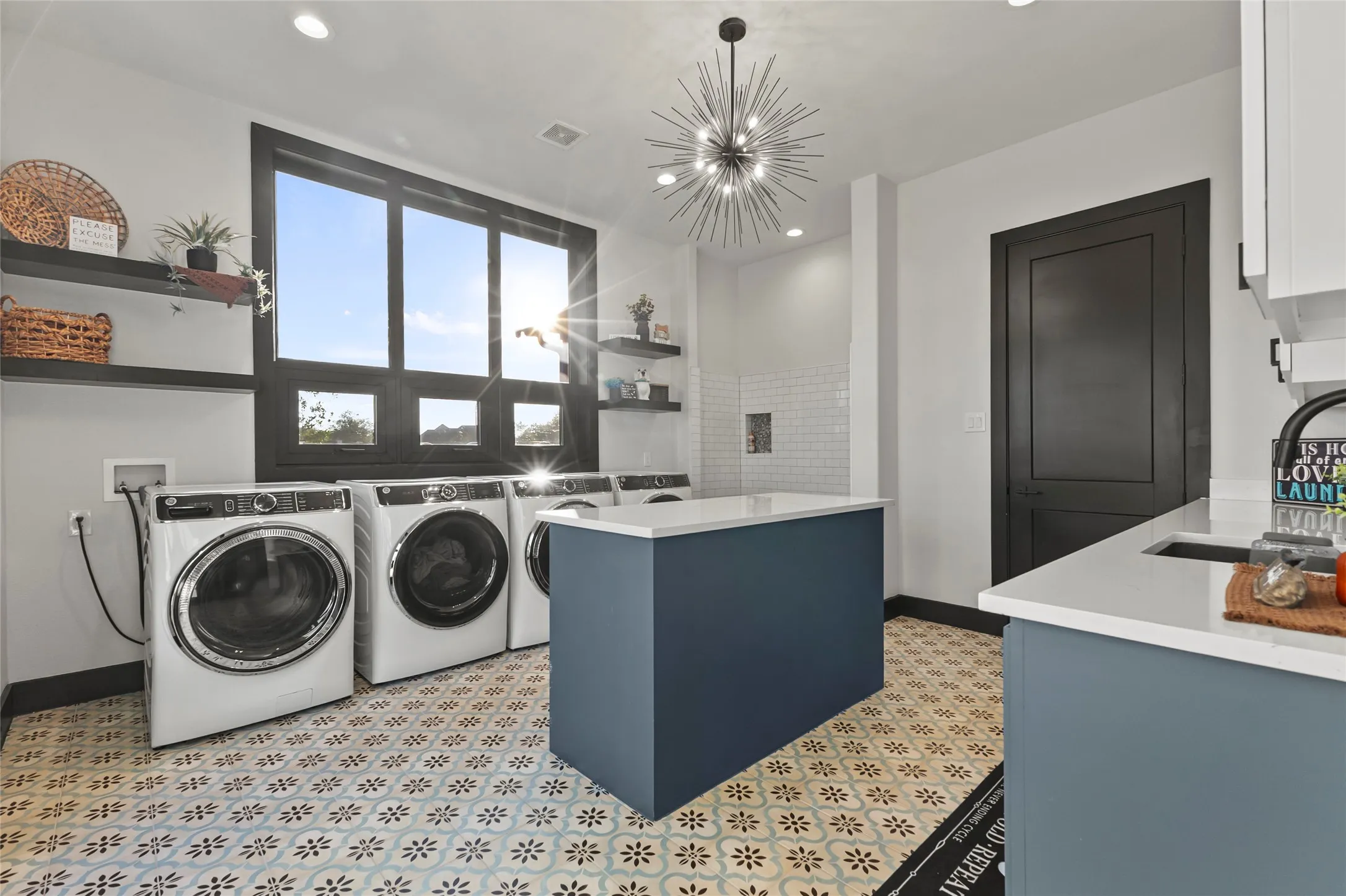 Single Family Residence For Sale in Rockwall County , 531 Highpoint Road, Royse City, Texas 75189, 5 Bedroom, 5 Bathroom, 3 Garage spaces, 8,210 Sqft, built in 2022, mls#21360525, Real Estate Agent in Royse City, Homes For Sale in Rockwall county, Homes For Sale in Royse City, Realtor in Royse City Texas, Real Estate Brokerage Independent Realty Texas, Luminita Cordes Realtor