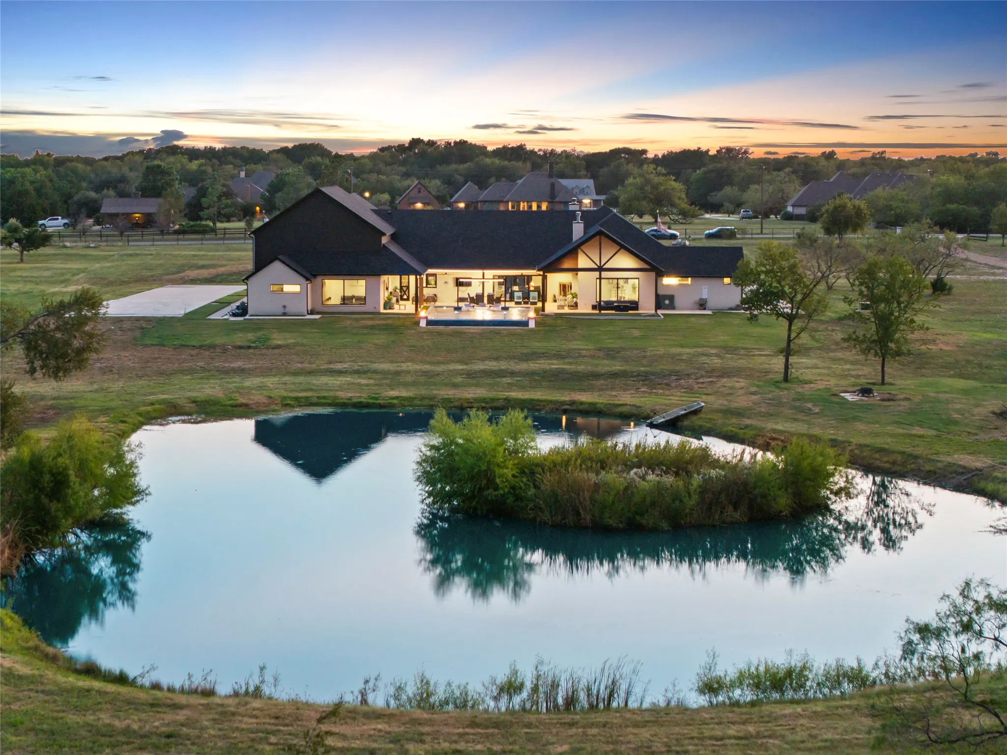 Single Family Residence For Sale in Rockwall County , 531 Highpoint Road, Royse City, Texas 75189, 5 Bedroom, 5 Bathroom, 3 Garage spaces, 8,210 Sqft, built in 2022, mls#21360525, Real Estate Agent in Royse City, Homes For Sale in Rockwall county, Homes For Sale in Royse City, Realtor in Royse City Texas, Real Estate Brokerage Independent Realty Texas, Luminita Cordes Realtor