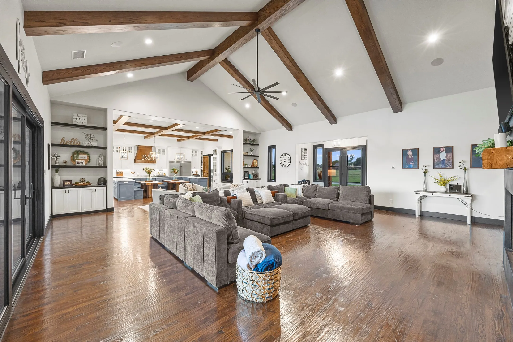 Single Family Residence For Sale in Rockwall County , 531 Highpoint Road, Royse City, Texas 75189, 5 Bedroom, 5 Bathroom, 3 Garage spaces, 8,210 Sqft, built in 2022, mls#21360525, Real Estate Agent in Royse City, Homes For Sale in Rockwall county, Homes For Sale in Royse City, Realtor in Royse City Texas, Real Estate Brokerage Independent Realty Texas, Luminita Cordes Realtor